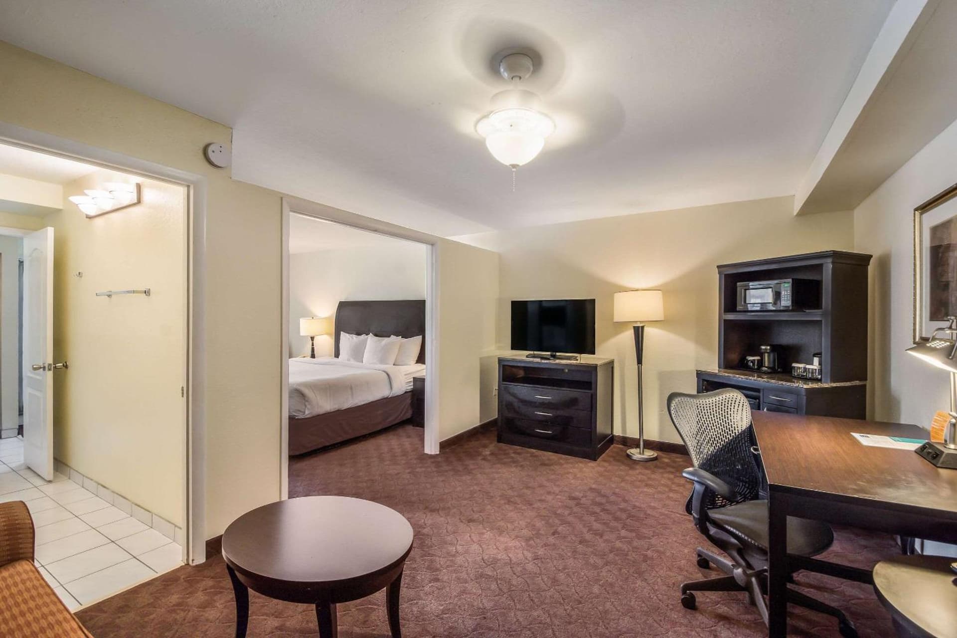 Clarion Inn & Suites Central Clearwater Beach gallery photo in Clearwater, FL — image 37