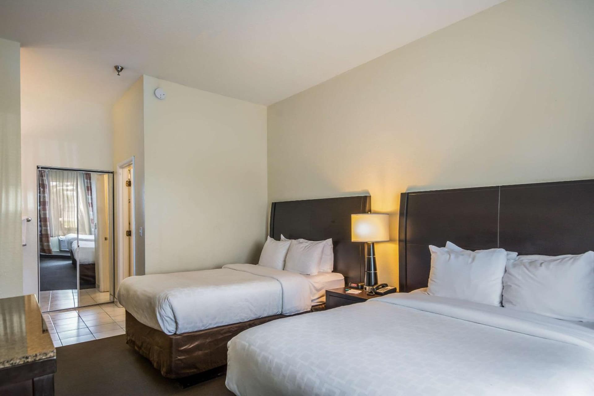 Clarion Inn & Suites Central Clearwater Beach gallery photo in Clearwater, FL — image 67