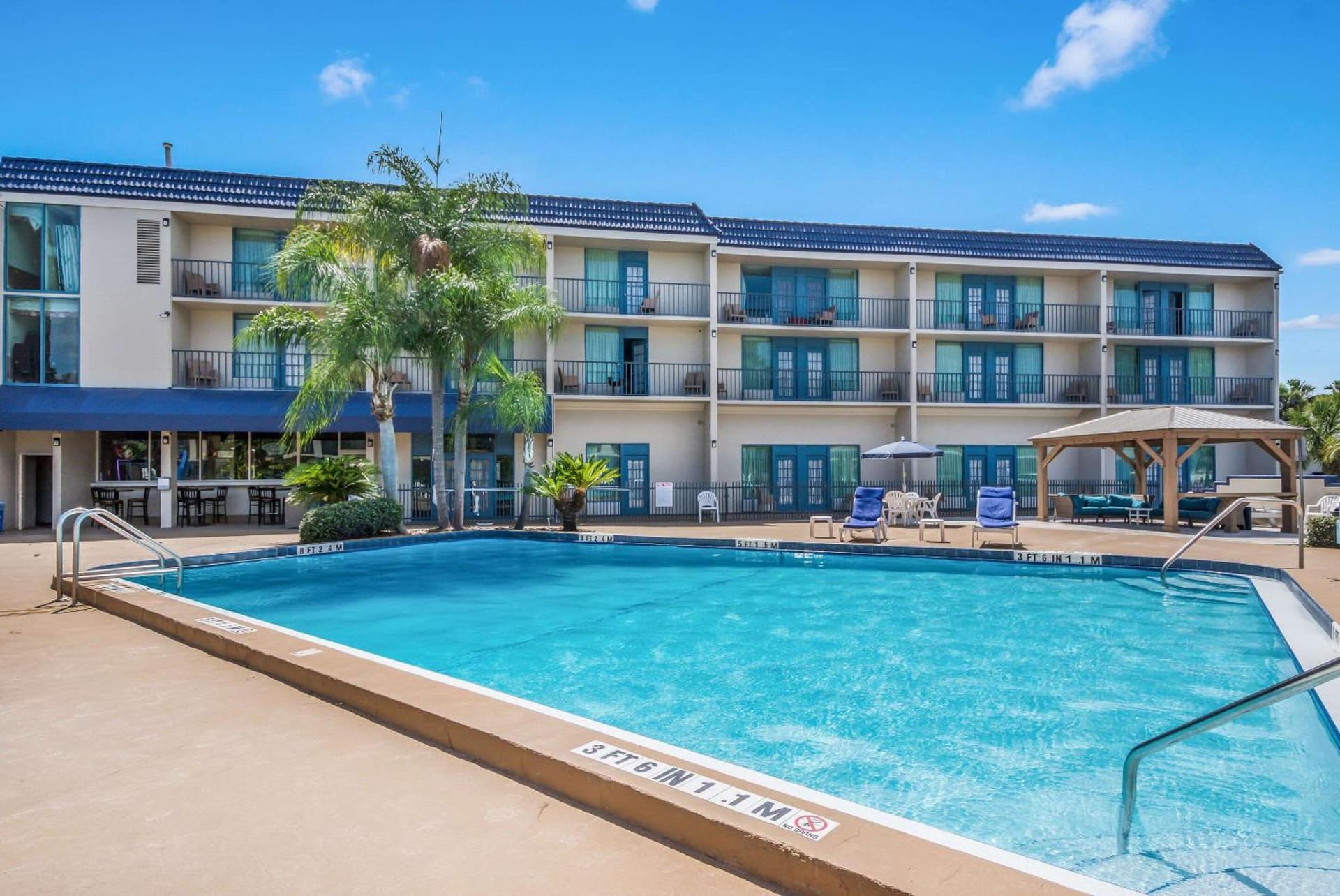 Clarion Inn & Suites Central Clearwater Beach gallery photo in Clearwater, FL — image 45