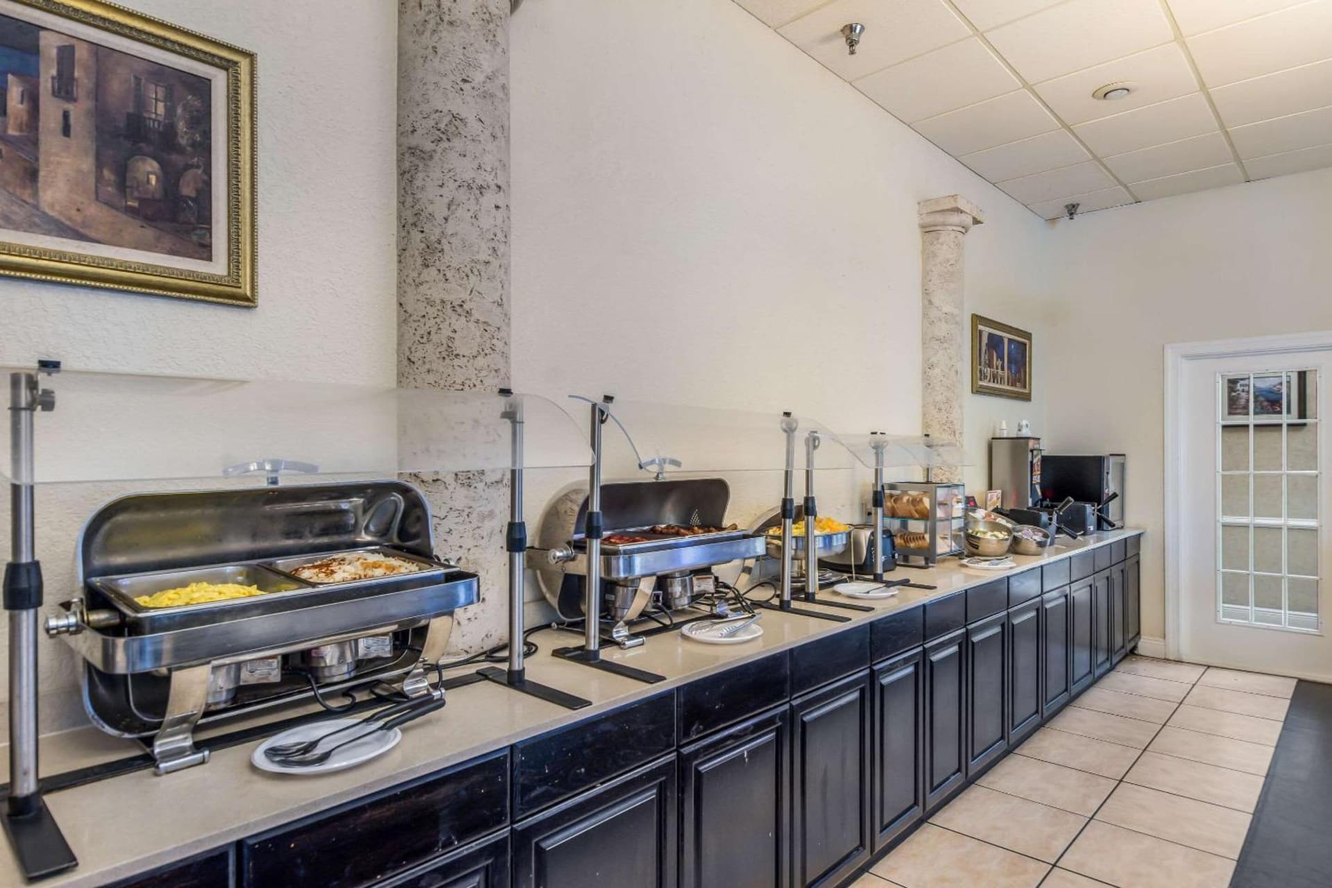 Clarion Inn & Suites Central Clearwater Beach gallery photo in Clearwater, FL — image 62