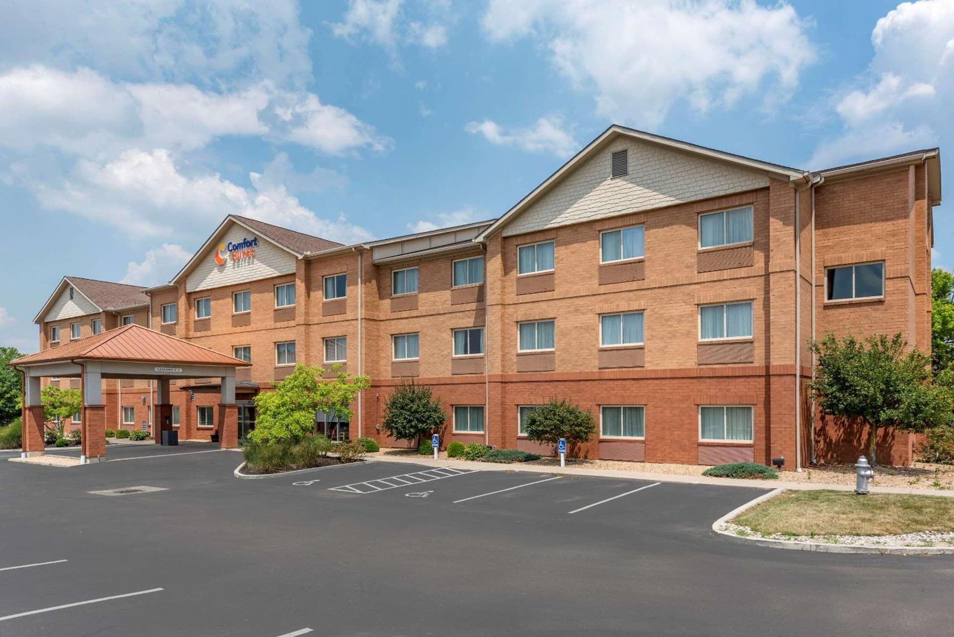 Comfort Suites Mason near Kings Island featured exterior or lobby in Mason, OH — similar hotel
