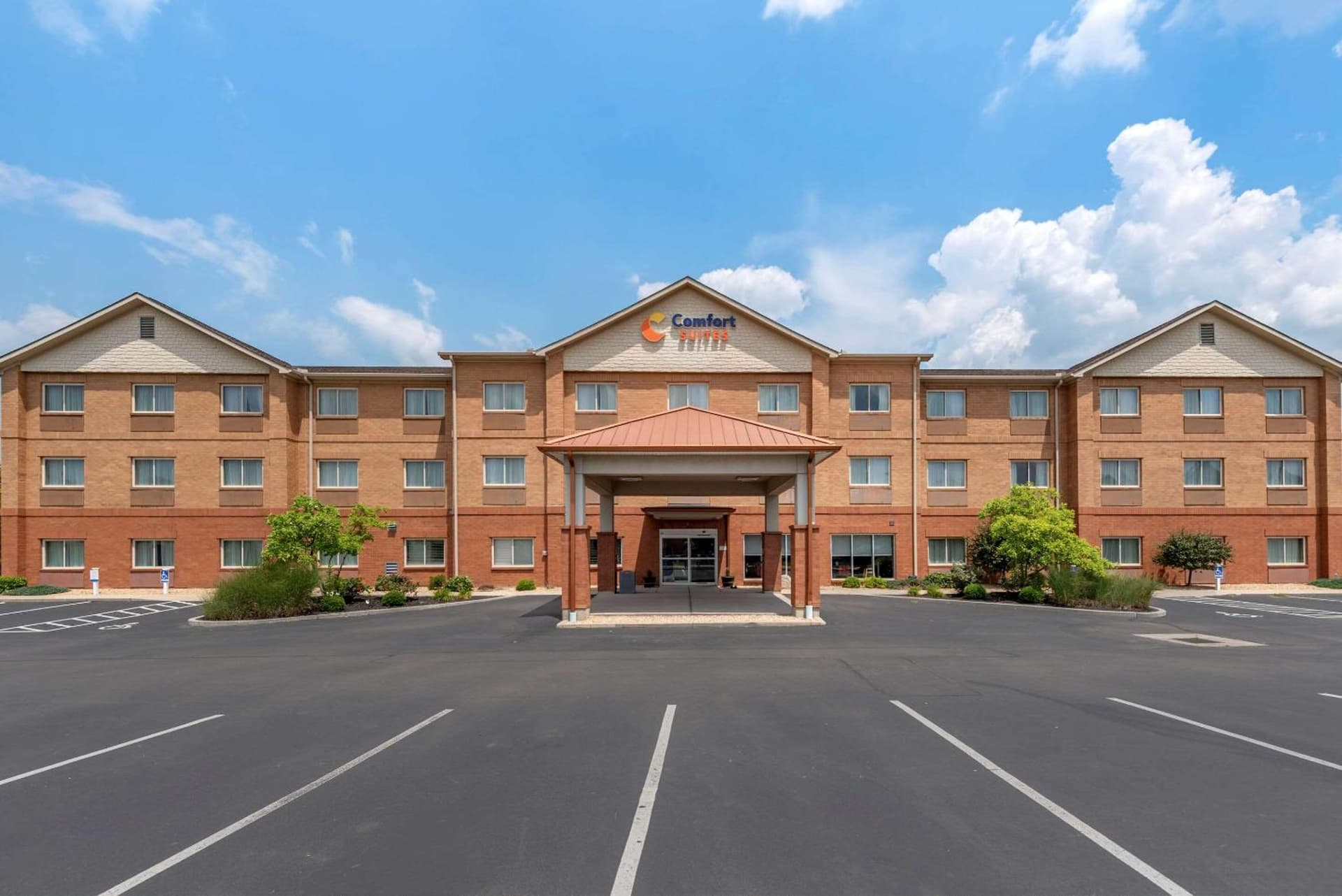 Comfort Suites Mason near Kings Island property views in Mason, OH — gallery photo 3