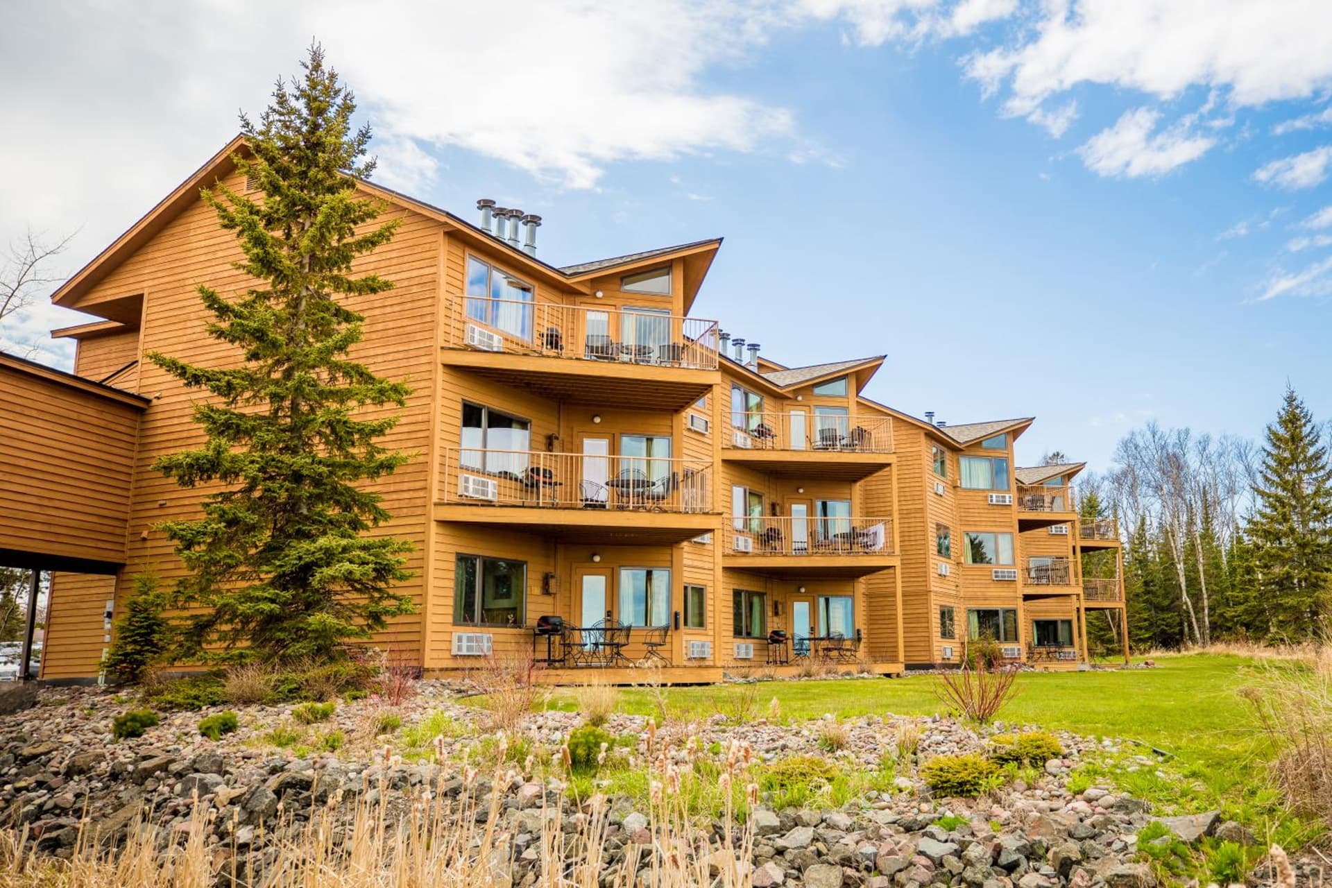 Superior Shores Resort interior in Two Harbors, MN — gallery photo 2