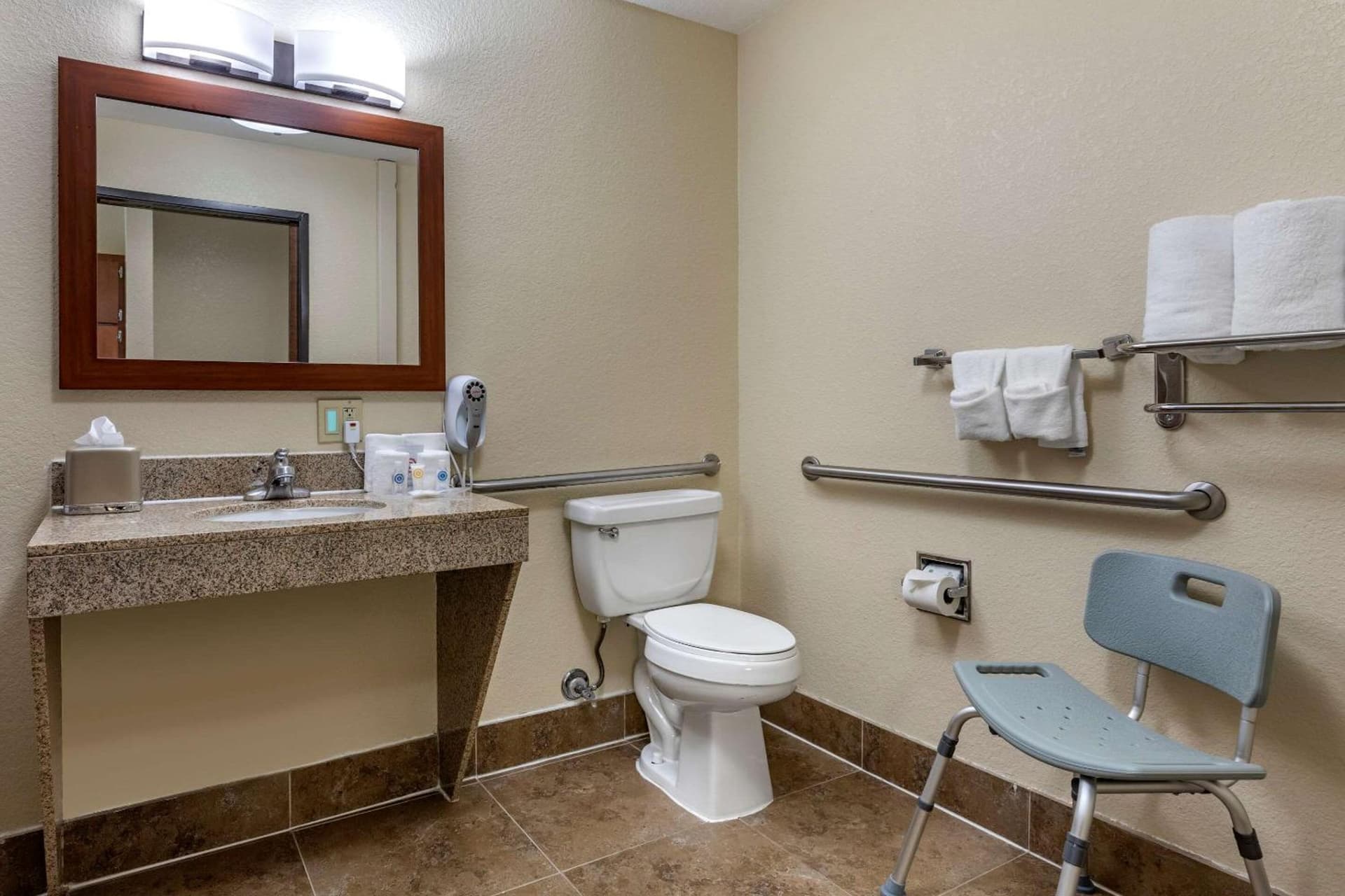 Comfort Suites Waco Near University Area gallery photo in Waco, TX — image 9