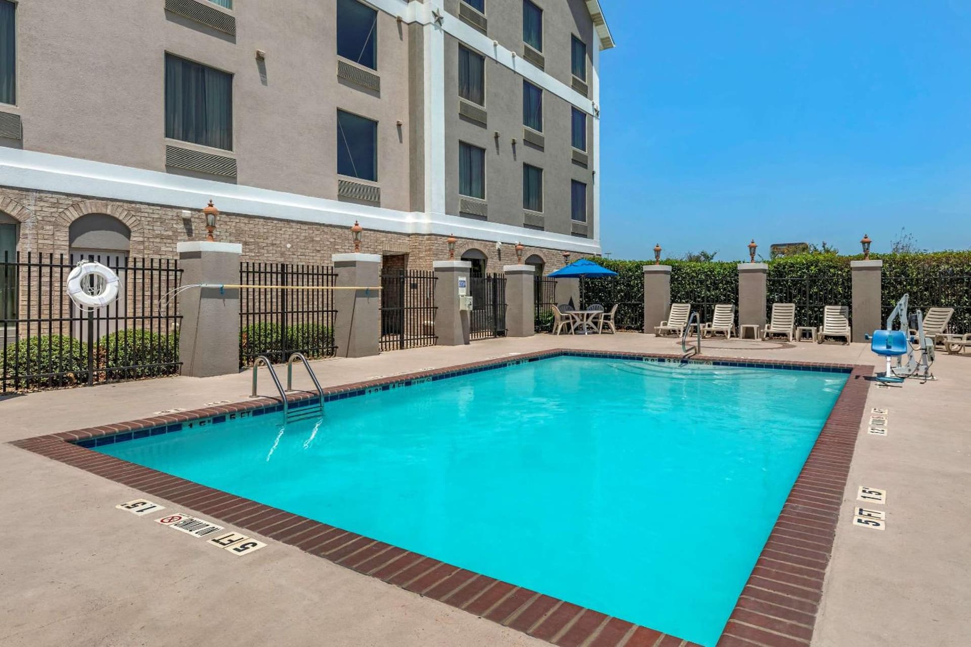 Comfort Suites Waco Near University Area gallery photo in Waco, TX — image 18