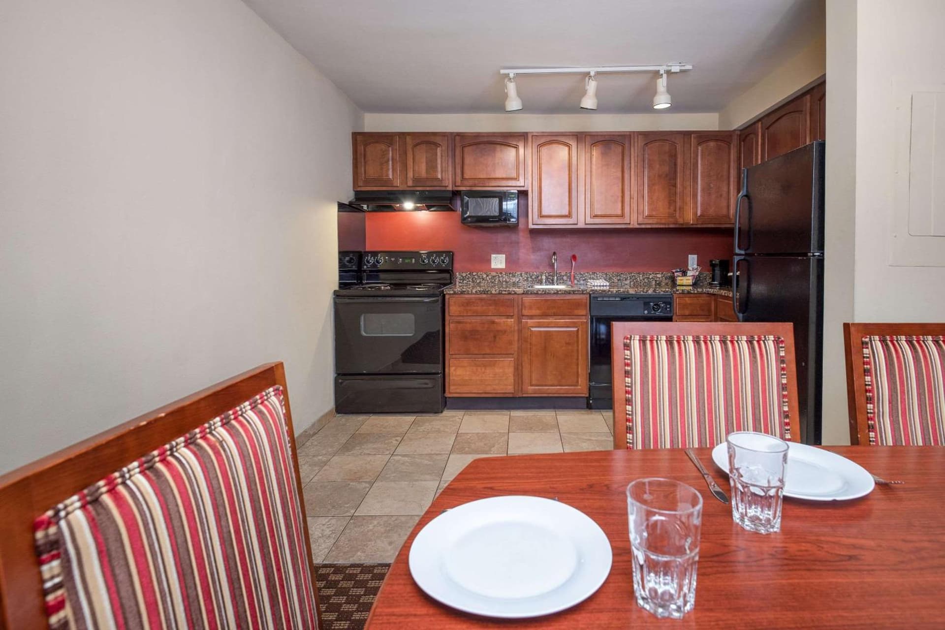 Clarion Collection Hotel Arlington Court Suites gallery photo in Arlington, VA — image 52