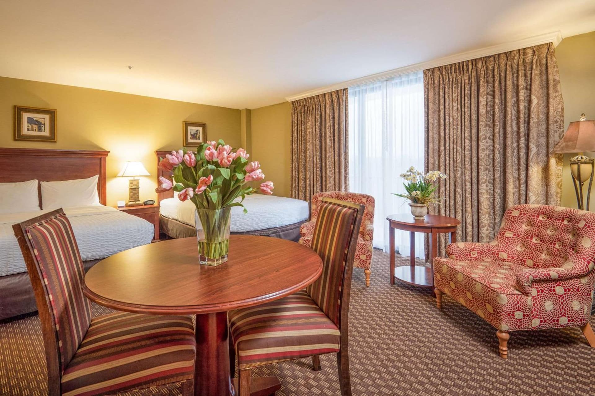 Clarion Collection Hotel Arlington Court Suites gallery photo in Arlington, VA — image 59