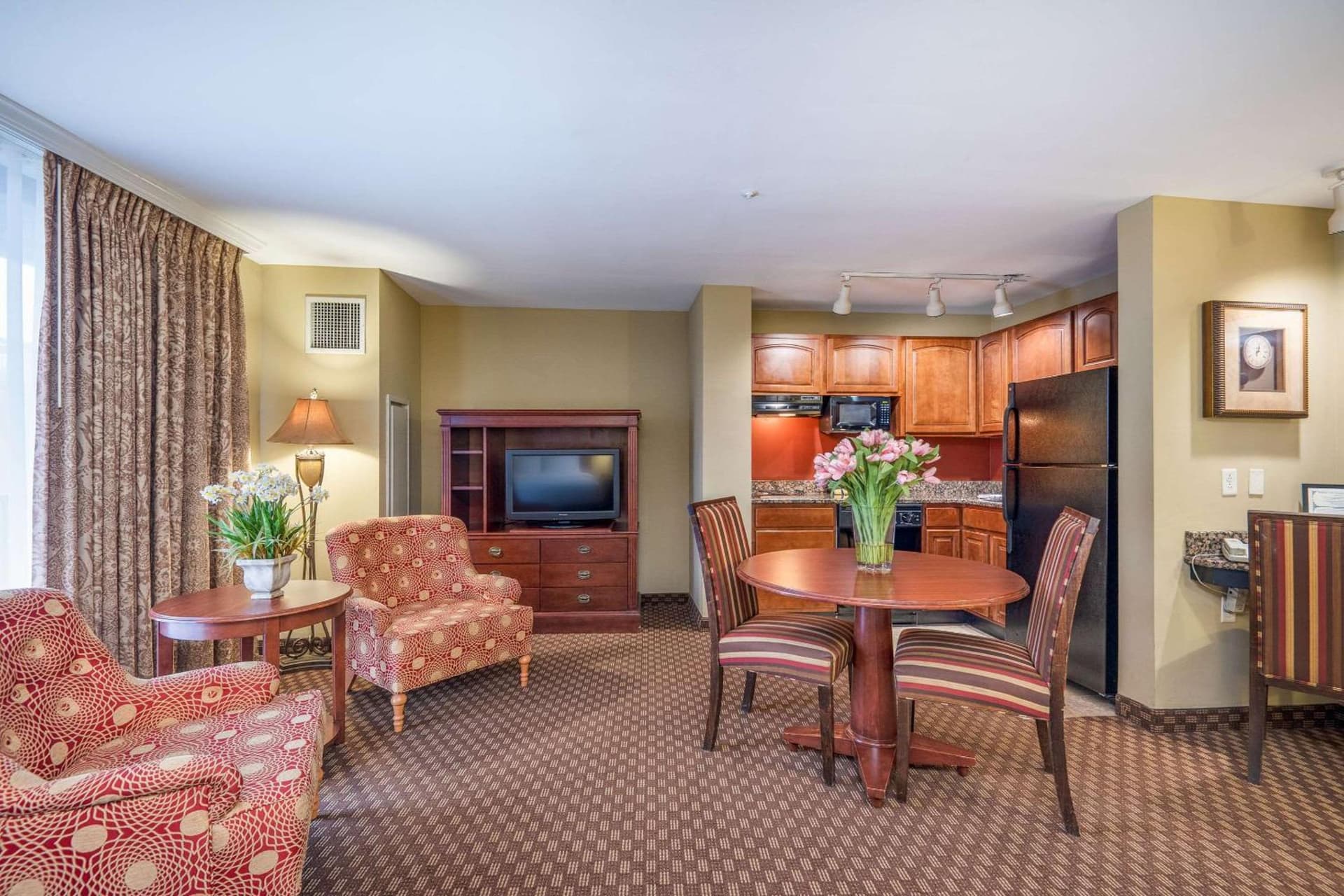 Clarion Collection Hotel Arlington Court Suites gallery photo in Arlington, VA — image 58