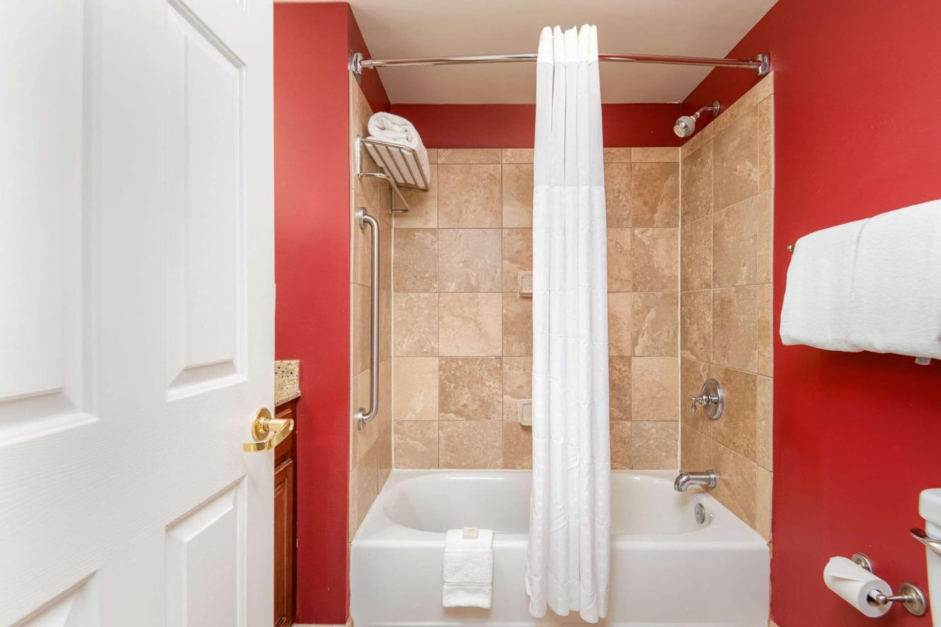 Clarion Collection Hotel Arlington Court Suites gallery photo in Arlington, VA — image 14