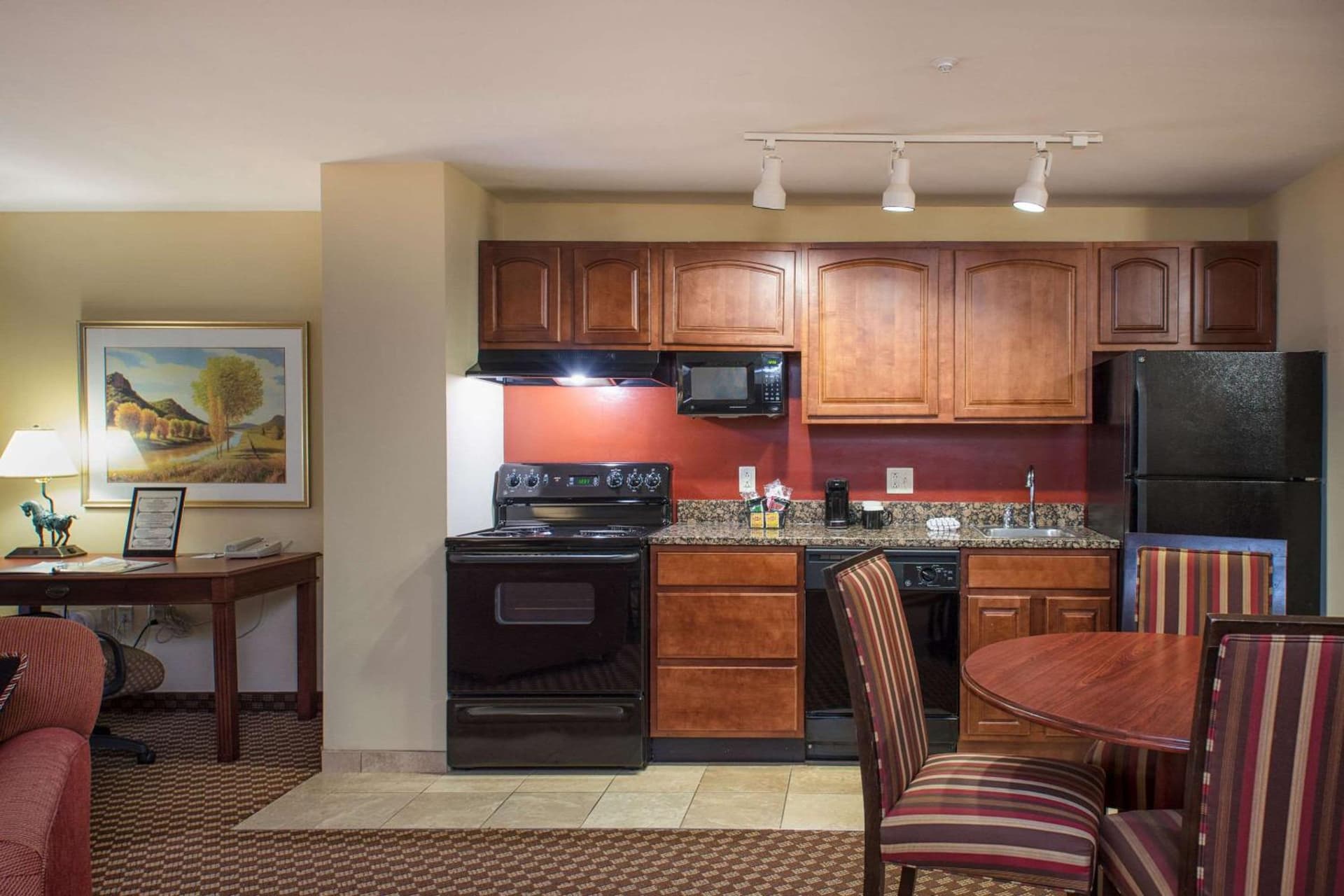 Clarion Collection Hotel Arlington Court Suites gallery photo in Arlington, VA — image 62