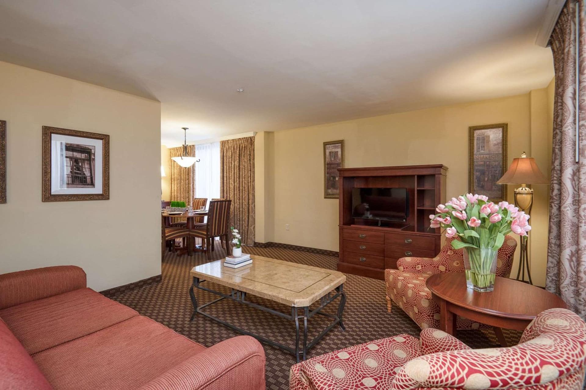 Clarion Collection Hotel Arlington Court Suites gallery photo in Arlington, VA — image 15
