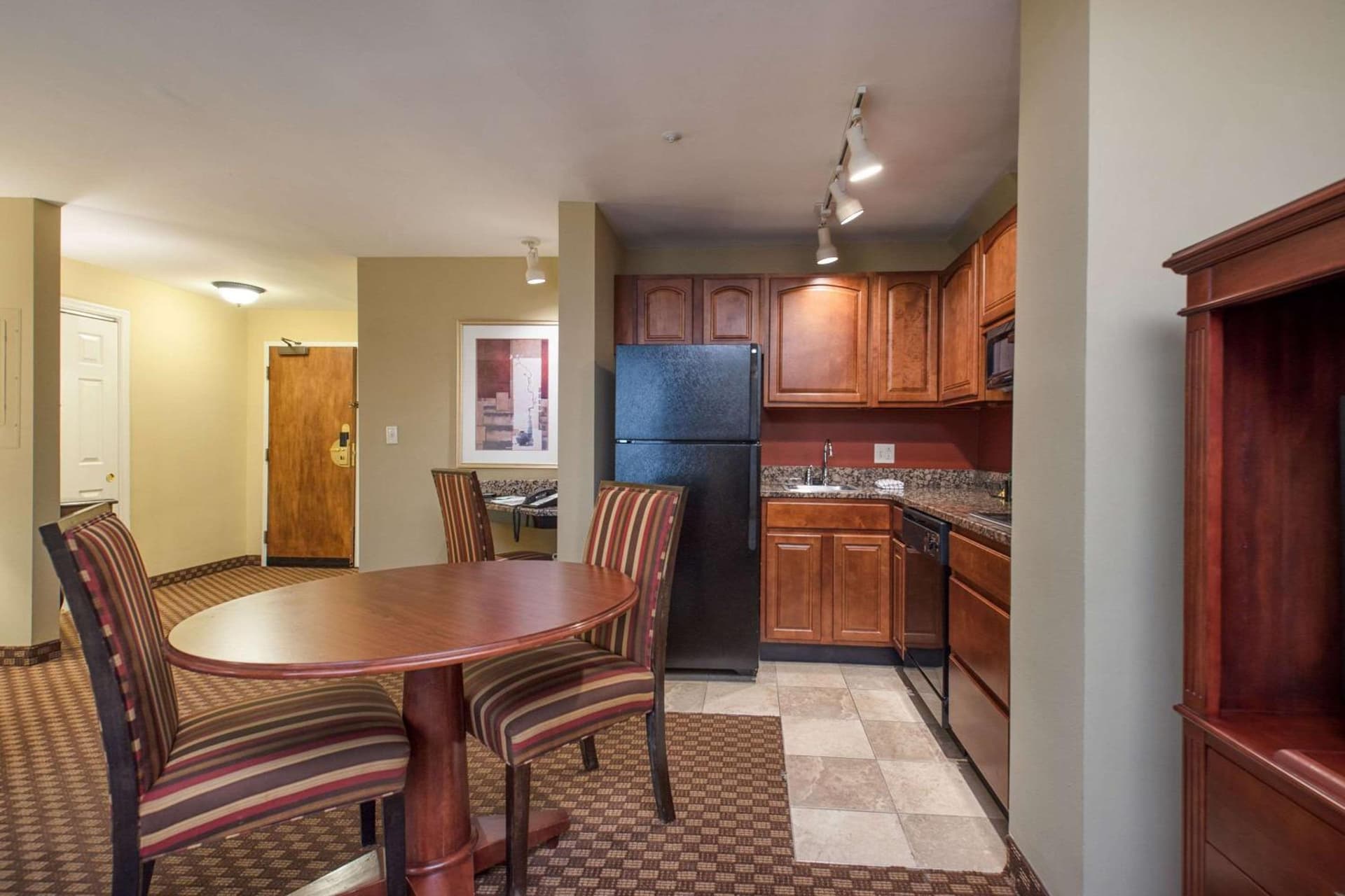 Clarion Collection Hotel Arlington Court Suites gallery photo in Arlington, VA — image 36