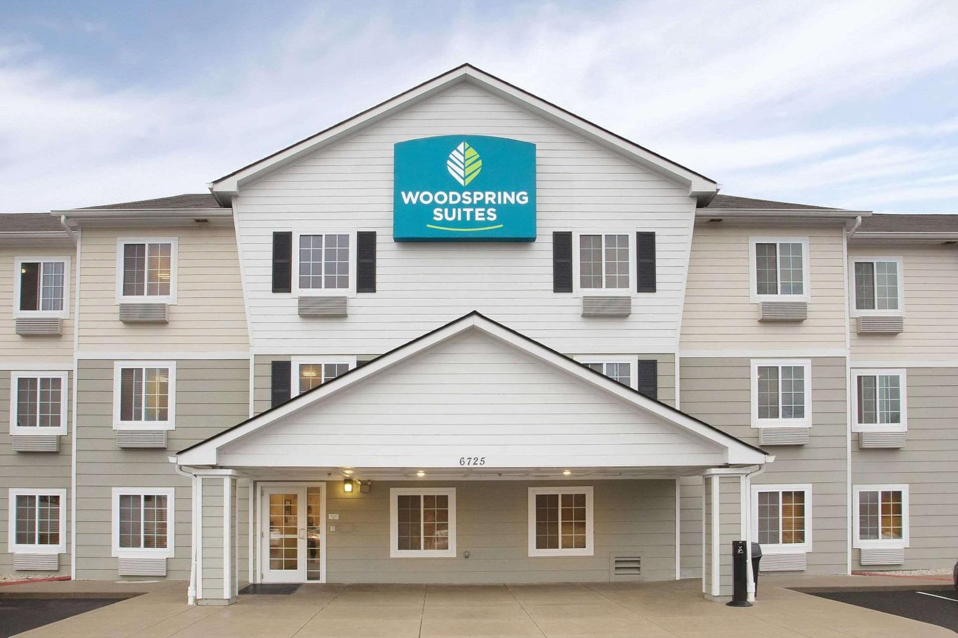 WoodSpring Suites Cincinnati Fairfield property views in Fairfield, OH — gallery photo 3
