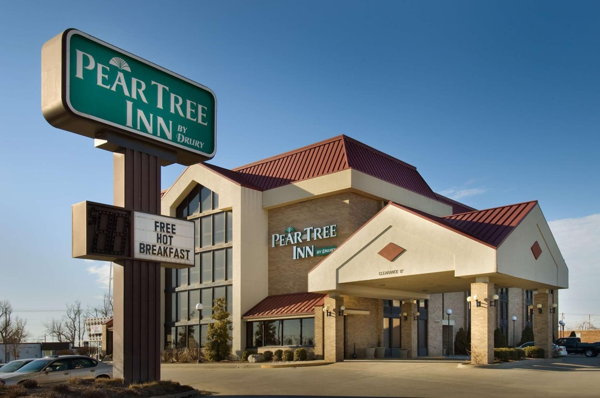 Pear Tree Inn Sikeston featured exterior or lobby in Sikeston, MO — similar hotel