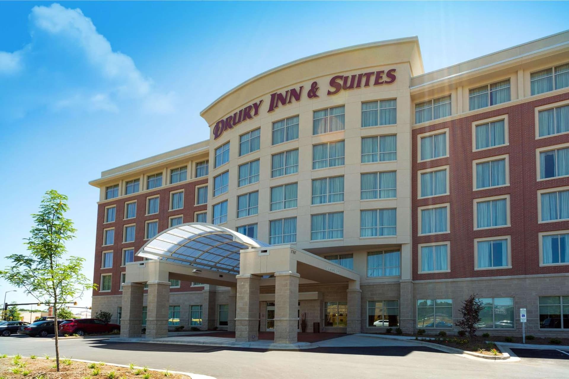 Drury Inn & Suites Burlington — hotel in Burlington, North Carolina