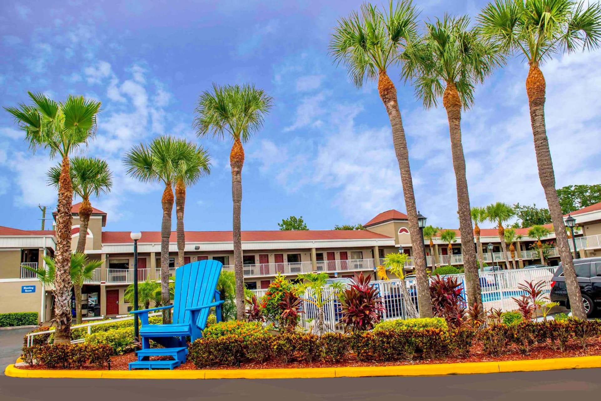 Hotel South Tampa & Suites property views in Tampa, FL — gallery photo 3