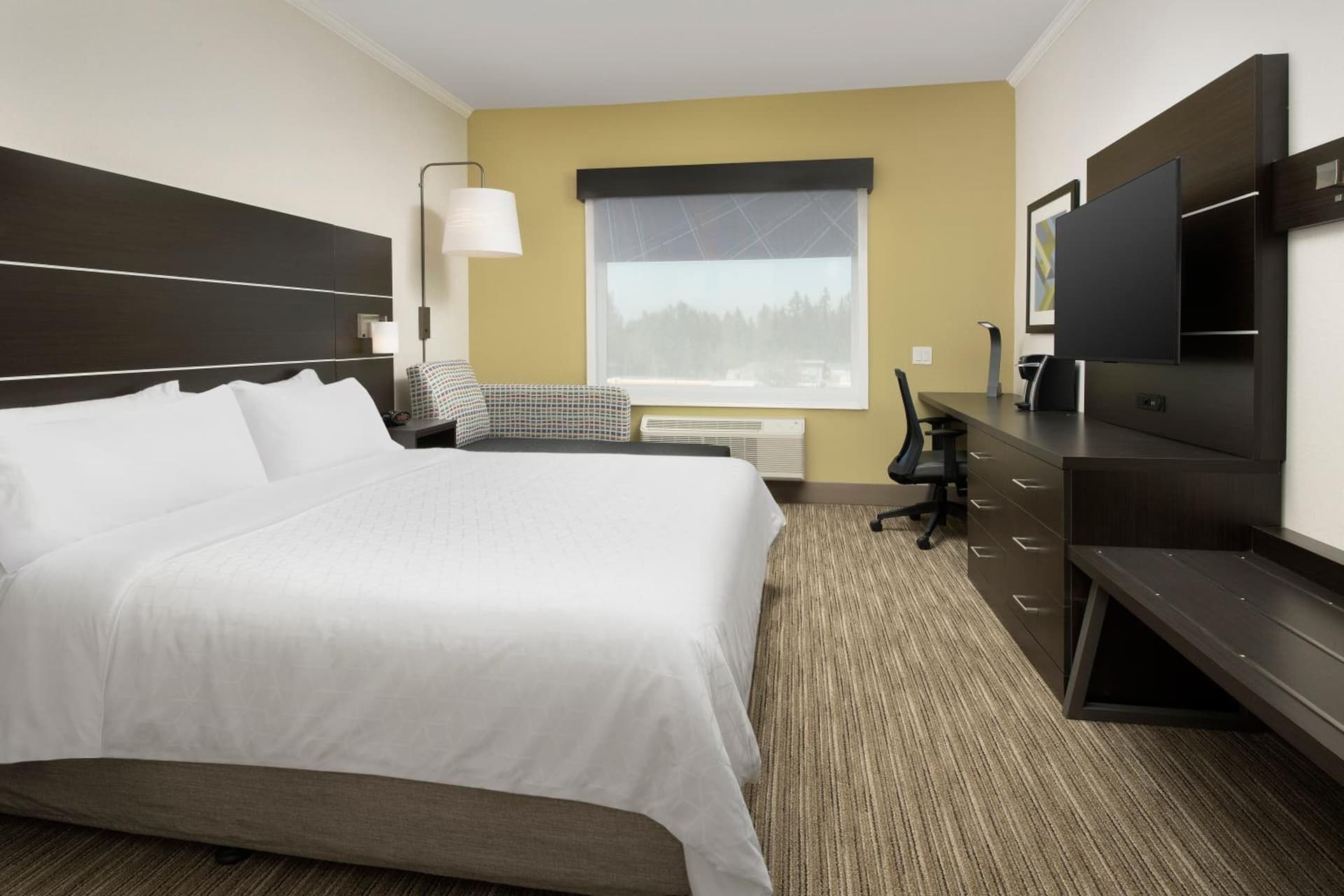 Holiday Inn Express Hotel & Suites Puyallup (Tacoma Area) by IHG gallery photo in Puyallup, WA — image 6
