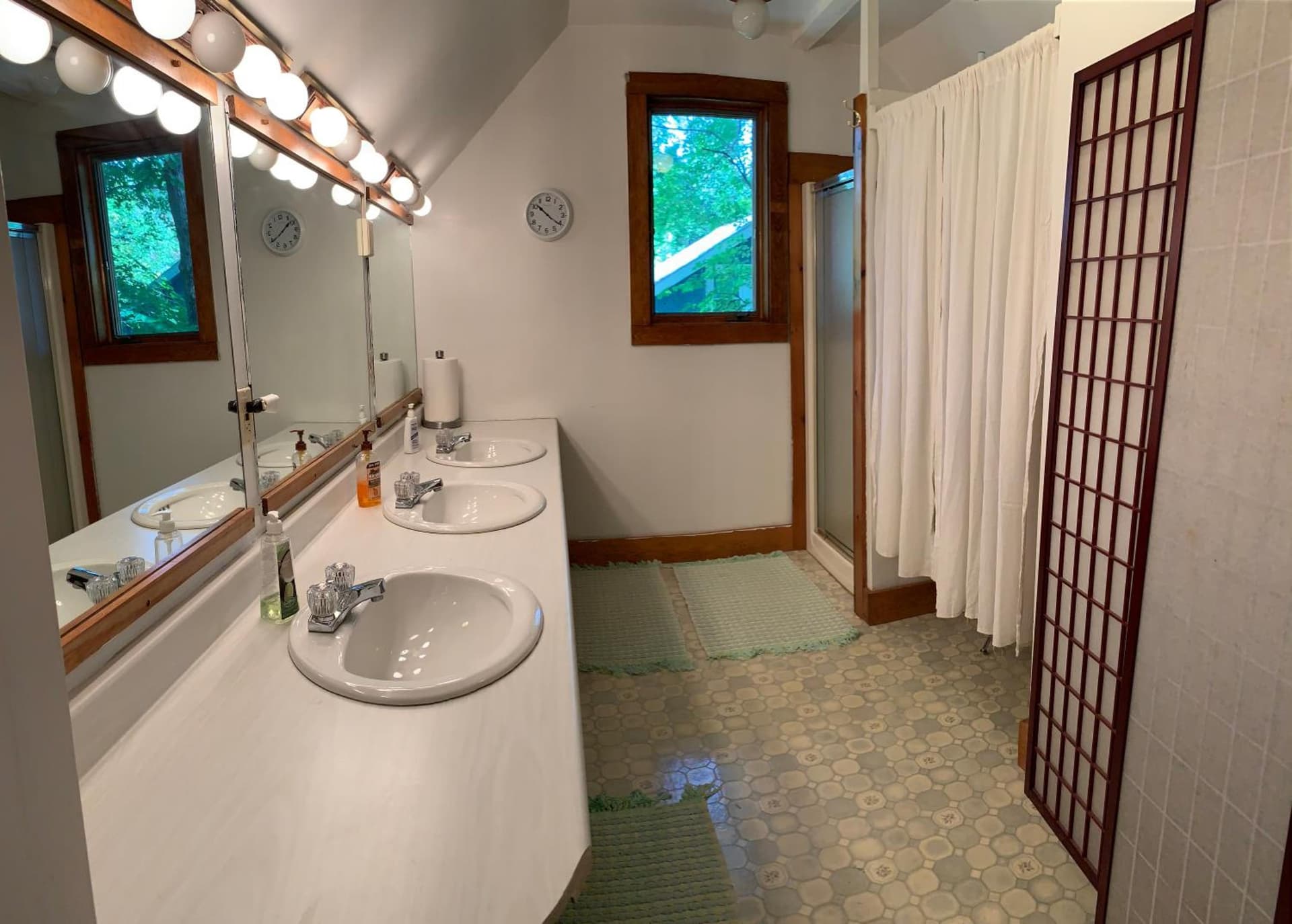 Snowchasers Lodge property views in Lincoln — gallery photo 3