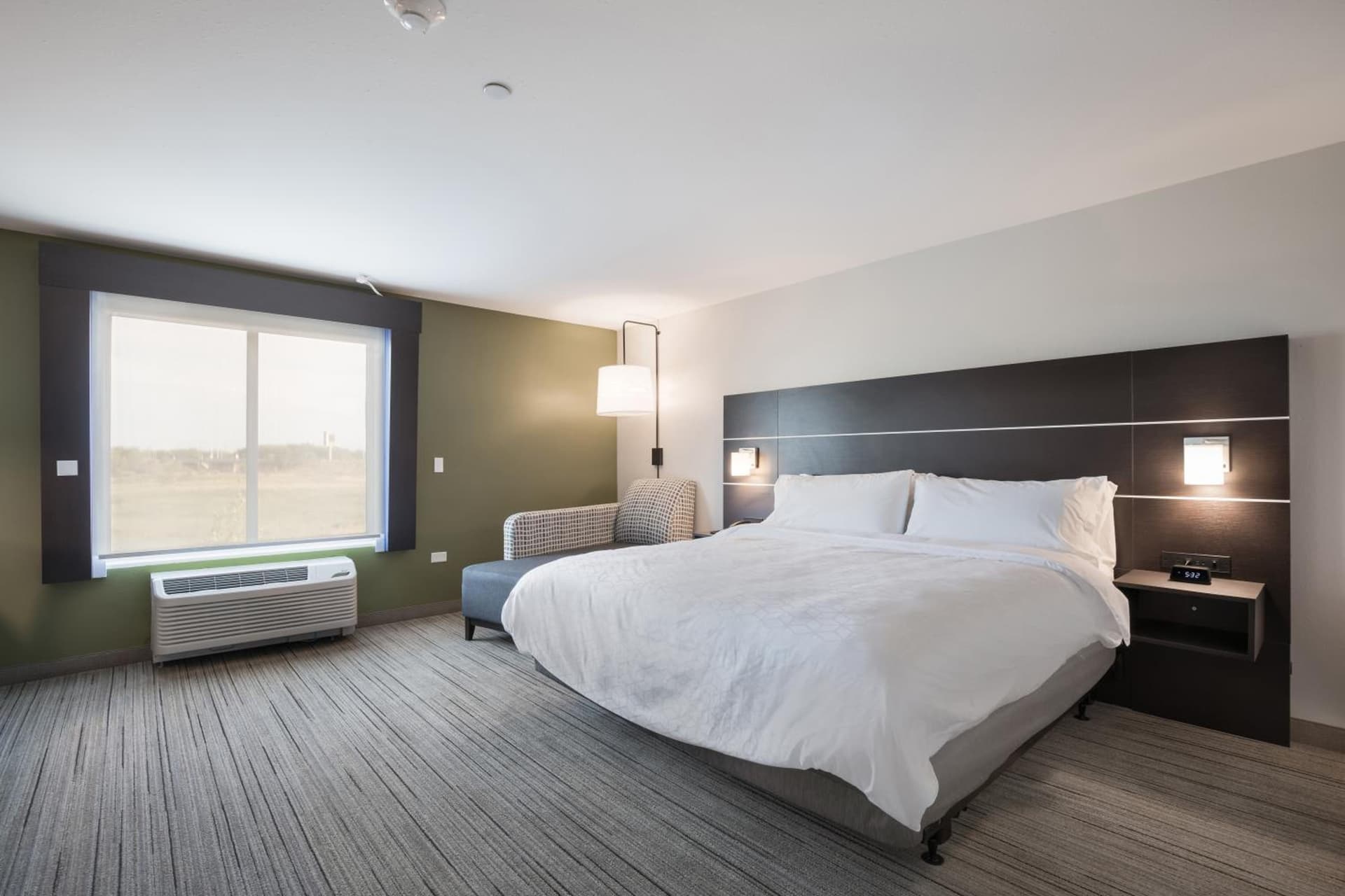 Holiday Inn Express & Suites Chicago - Hoffman Estates by IHG gallery photo in Hoffman Estates, IL — image 46