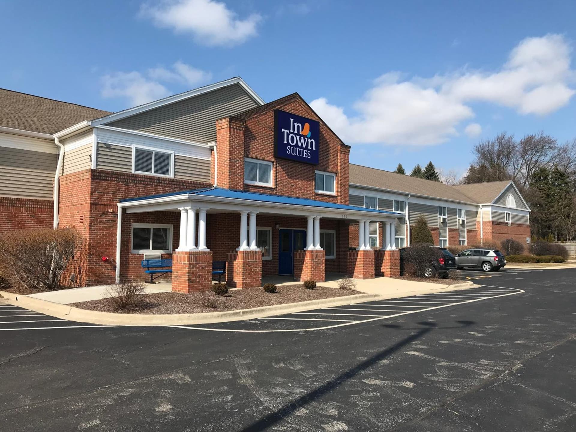 InTown Suites Extended Stay Chicago IL - Oakbrook featured exterior or lobby in Villa Park, IL — similar hotel