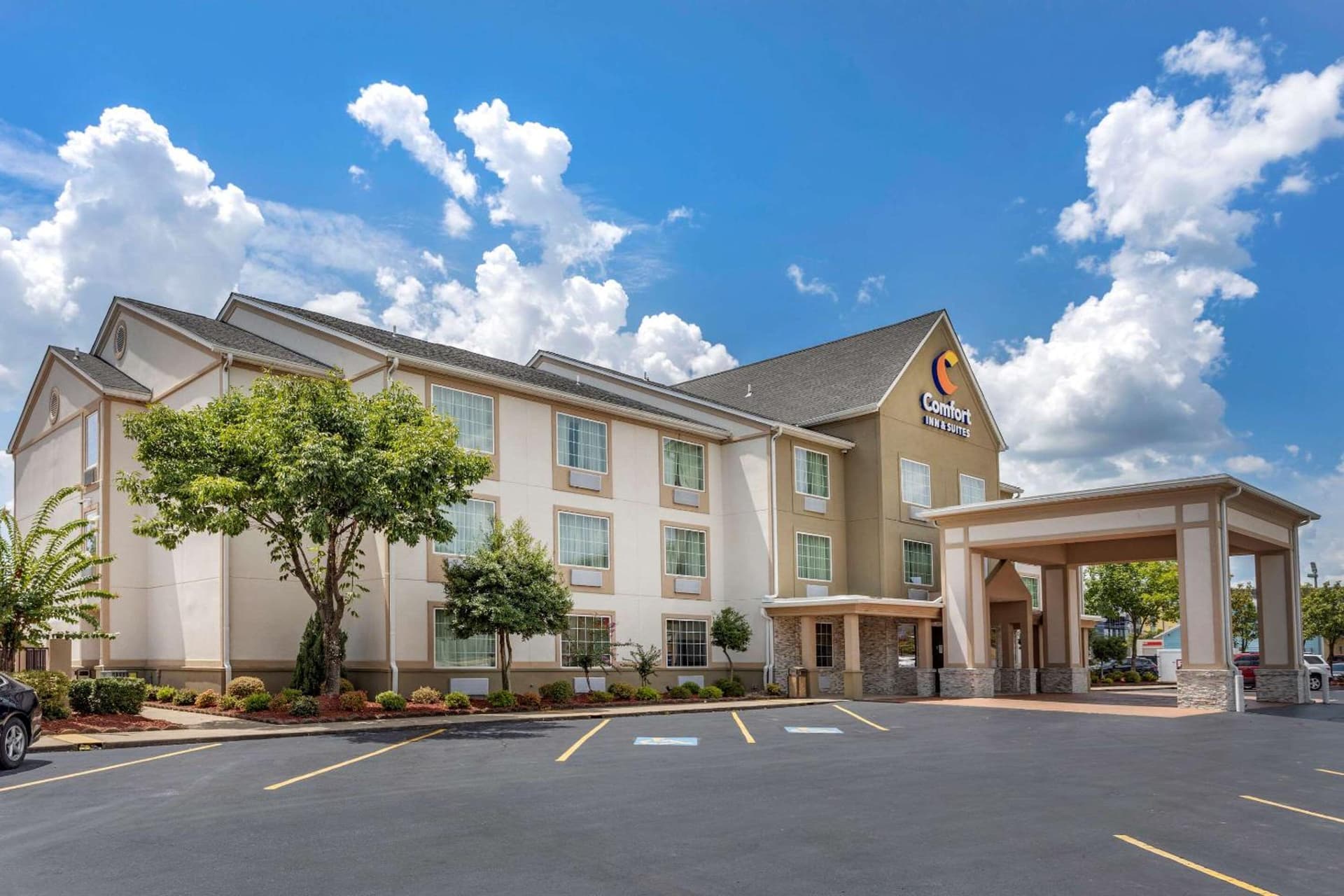 Comfort Inn & Suites North Little Rock JFK Blvd interior in North Little Rock, AR — gallery photo 2