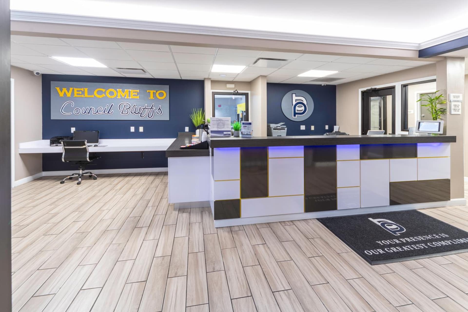 BridgePointe Inn & Suites by BPhotels, Council Bluffs, Omaha Area interior in Council Bluffs, IA — gallery photo 2