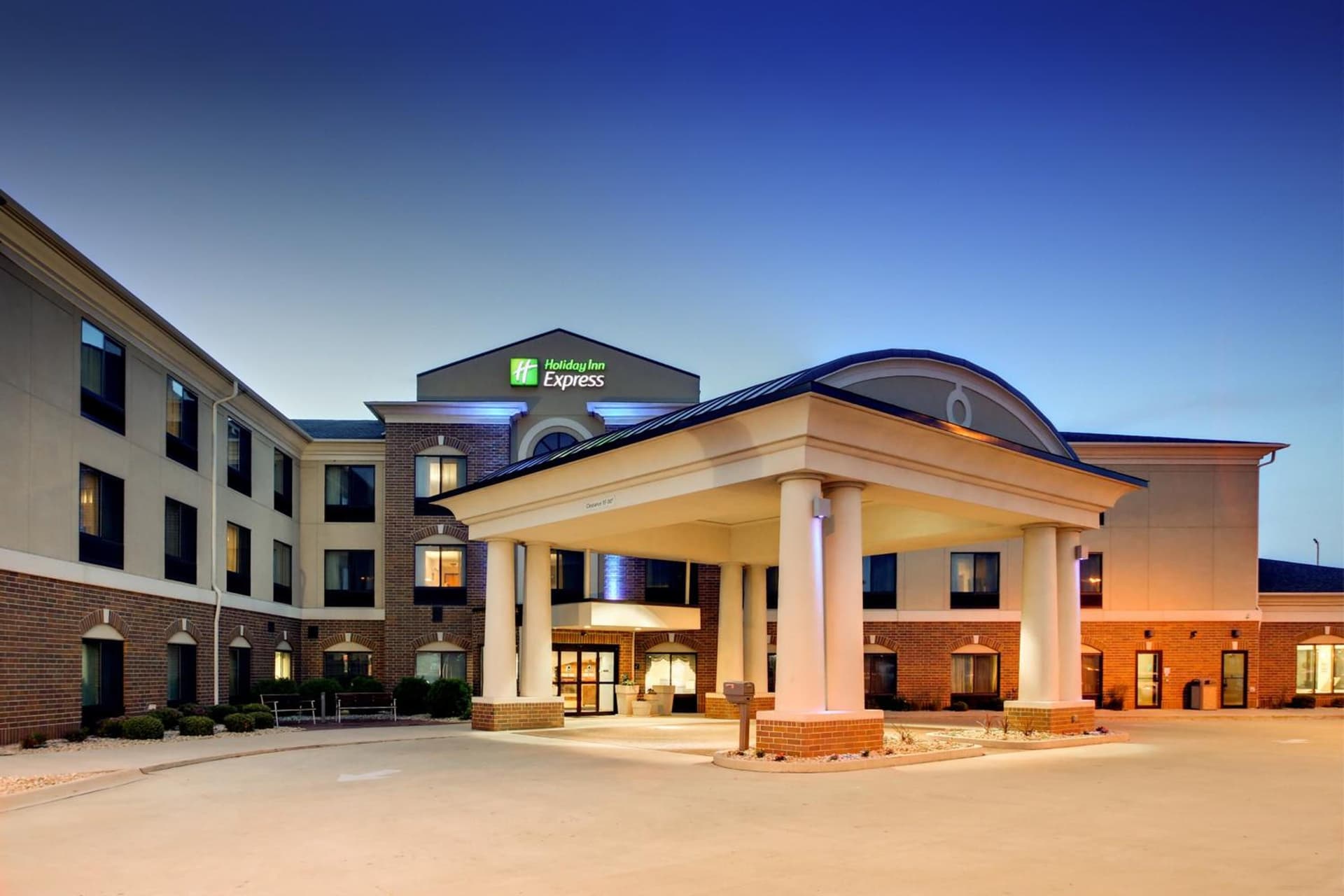 Holiday Inn Express Peru-Lasalle Area by IHG featured exterior or lobby in Peru, IL — similar hotel