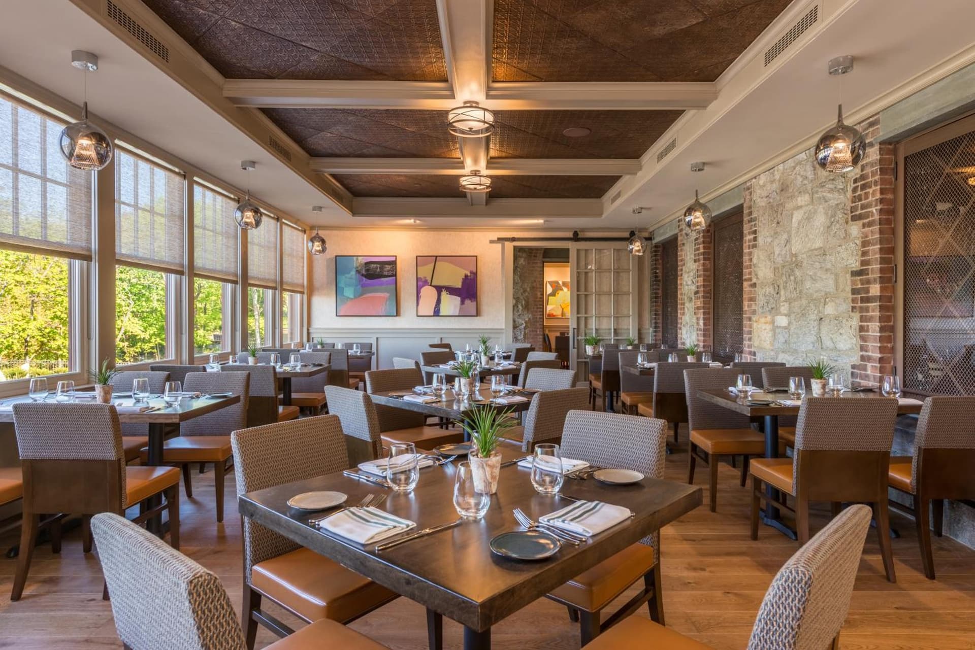The Abbey Inn & Spa interior in Peekskill, NY — gallery photo 2
