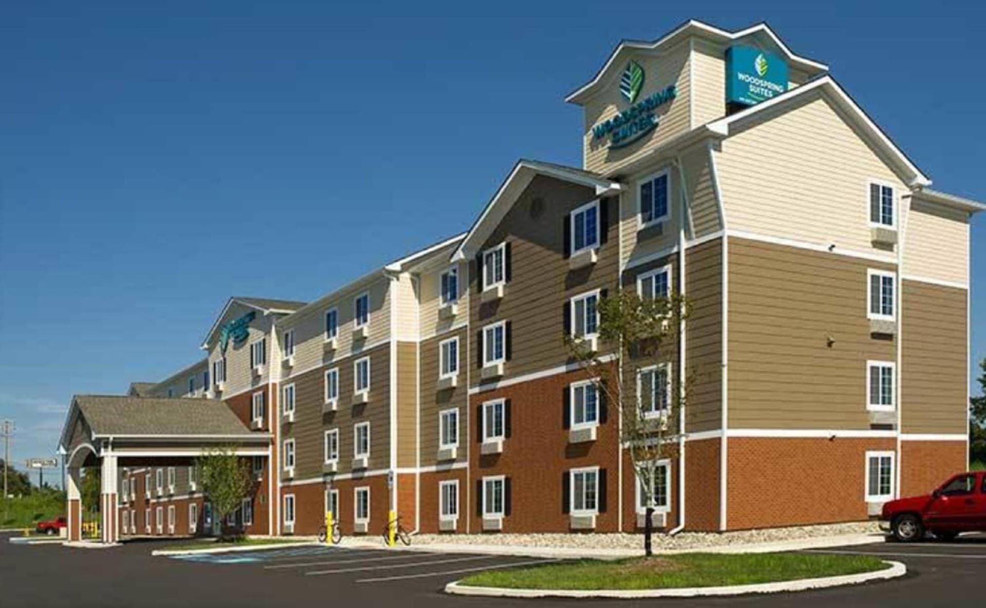 WoodSpring Suites Allentown interior in Allentown, PA — gallery photo 2