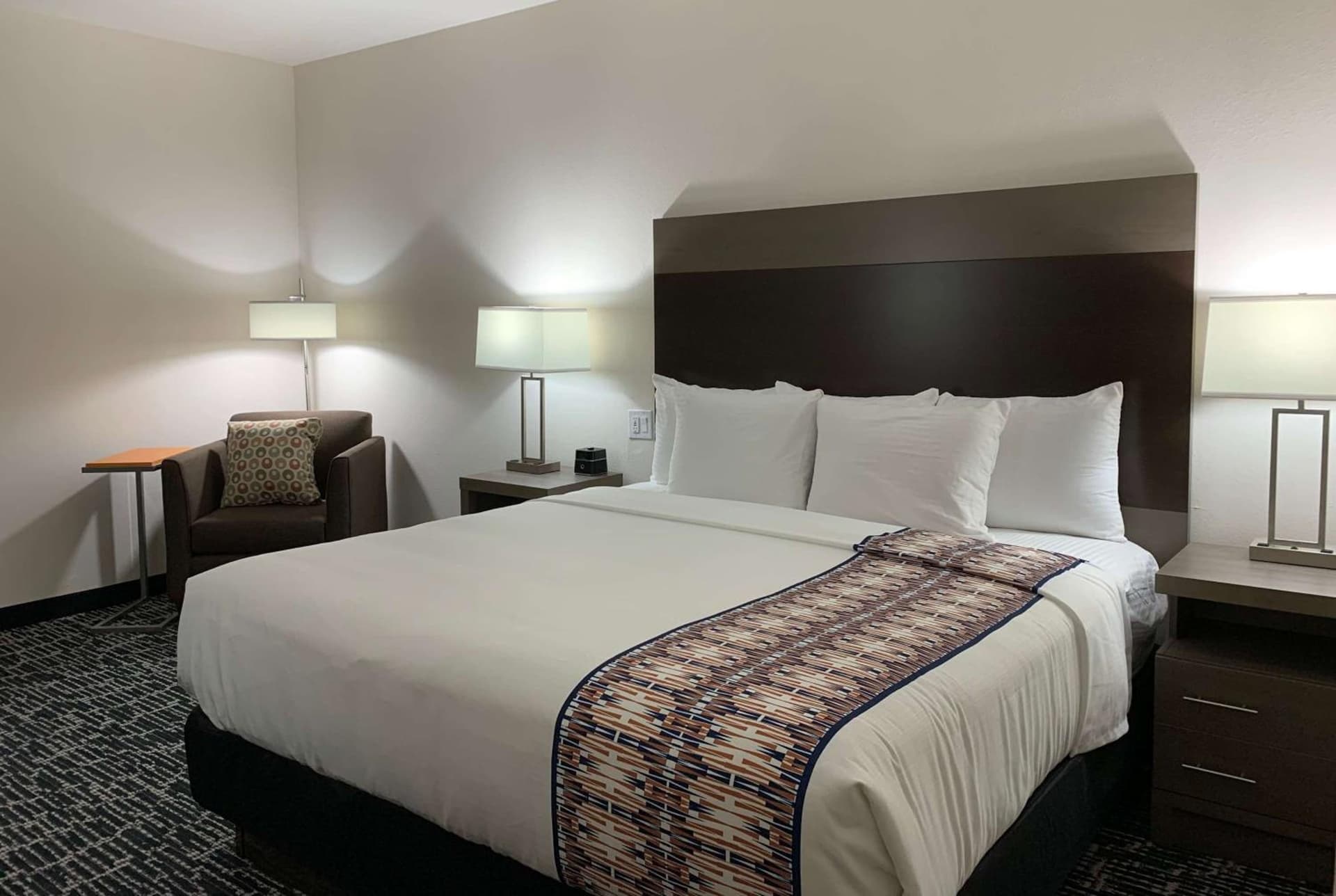 La Quinta Inn & Suites by Wyndham - Red Oak TX IH-35E gallery photo in Red Oak, TX — image 15