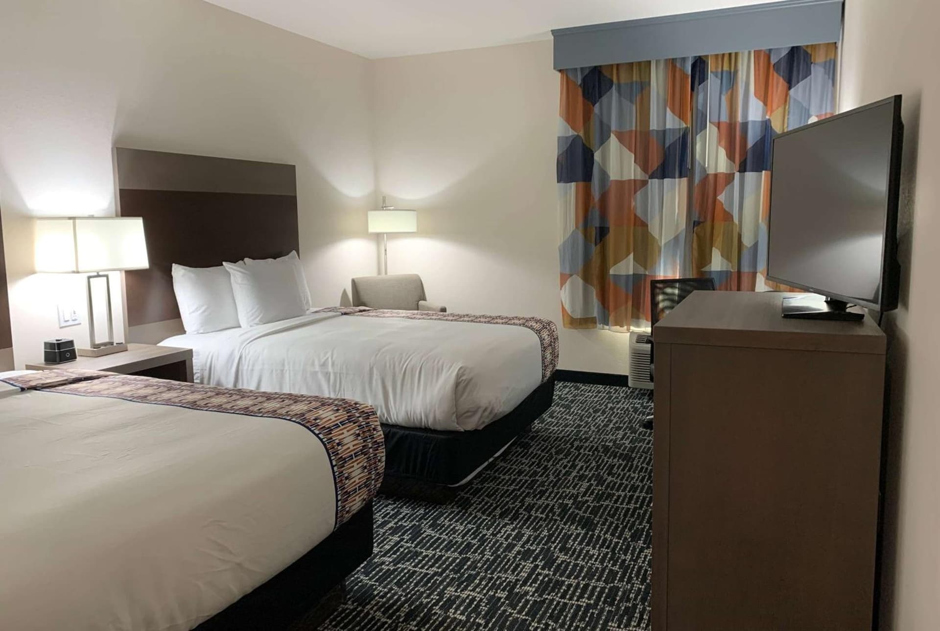 La Quinta Inn & Suites by Wyndham - Red Oak TX IH-35E gallery photo in Red Oak, TX — image 23