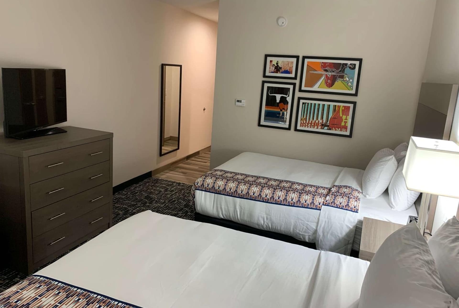 La Quinta Inn & Suites by Wyndham - Red Oak TX IH-35E gallery photo in Red Oak, TX — image 12