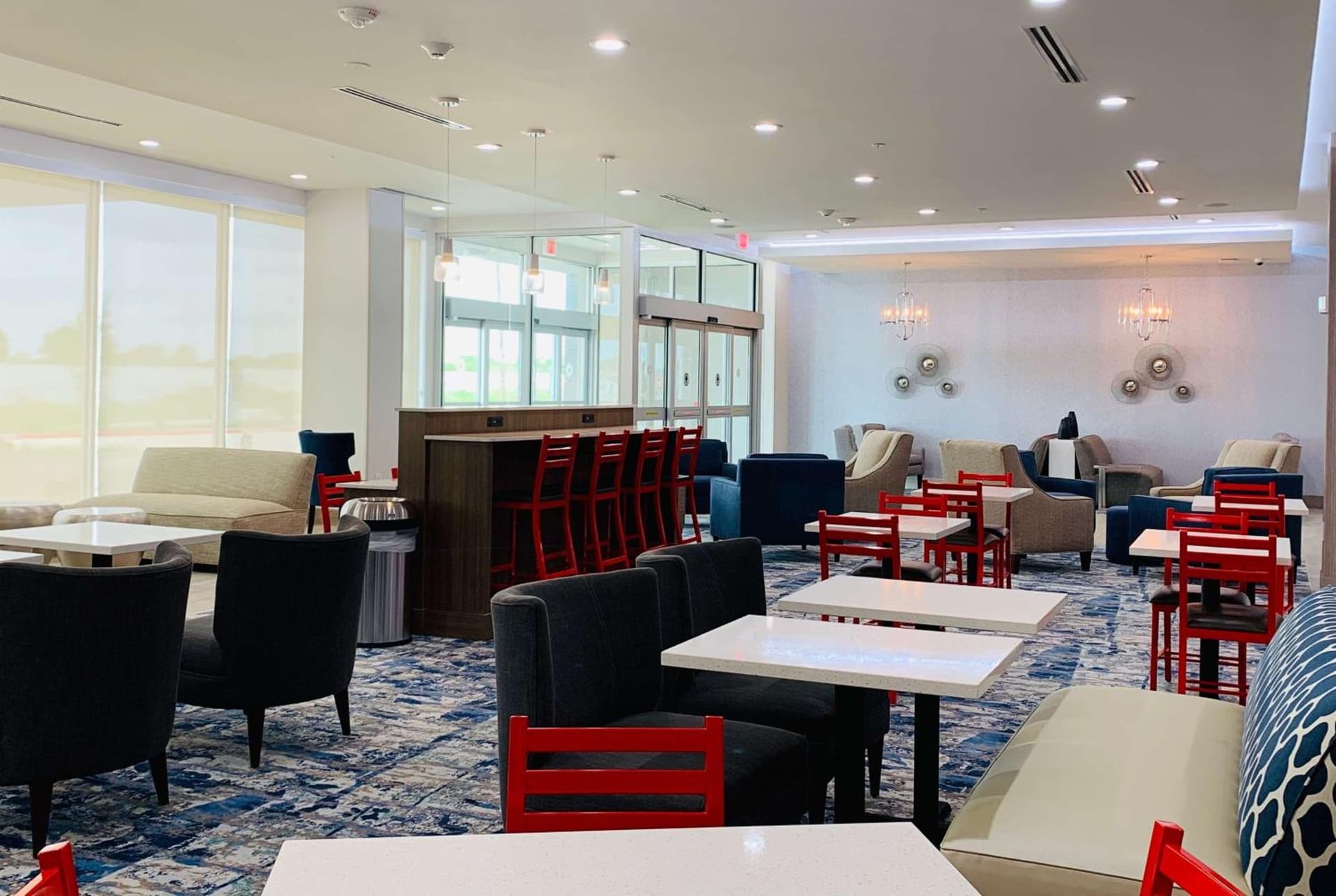 La Quinta Inn & Suites by Wyndham - Red Oak TX IH-35E gallery photo in Red Oak, TX — image 7