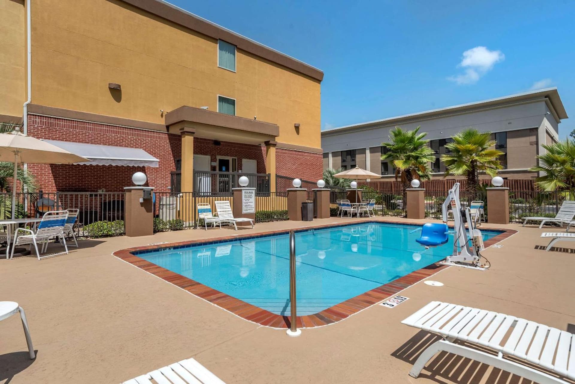 Comfort Suites Biloxi/Ocean Springs gallery photo in Biloxi, MS — image 10