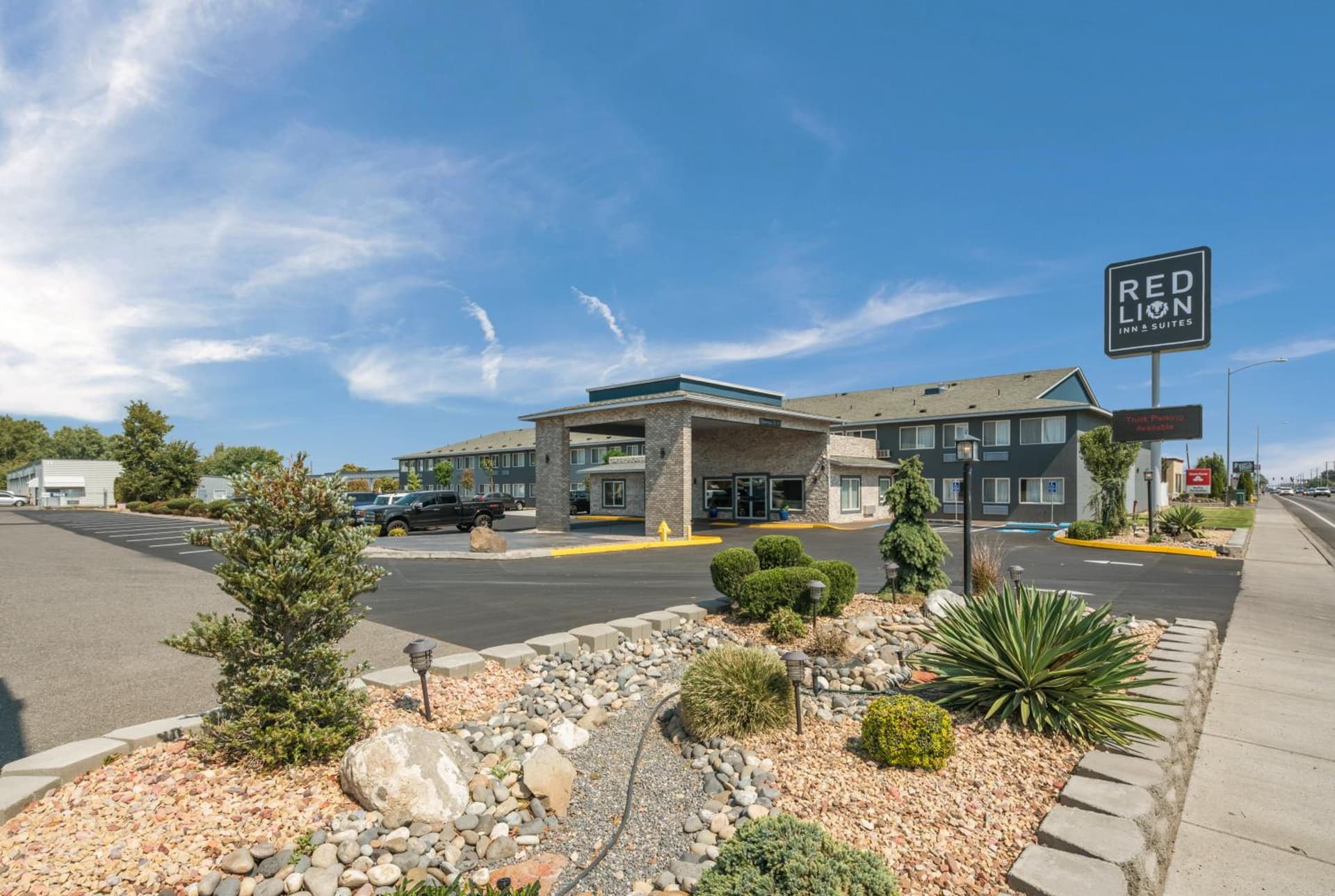 Quality Inn & Suites Kennewick Tri-Cities featured exterior or lobby in Kennewick, WA — similar hotel