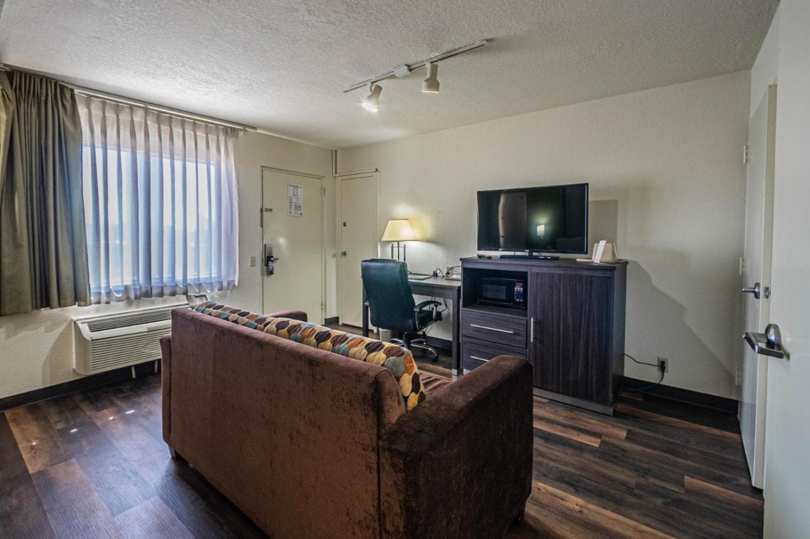 Super 8 by Wyndham El Paso Airport gallery photo in El Paso, TX — image 8