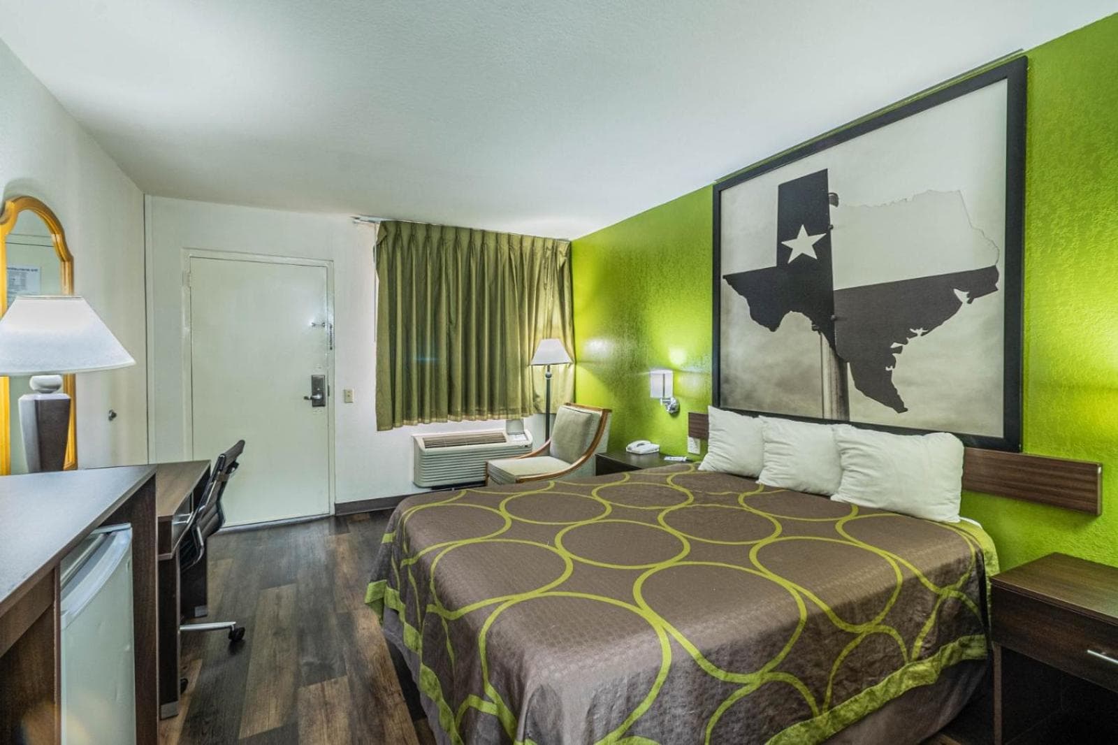 Super 8 by Wyndham El Paso Airport gallery photo in El Paso, TX — image 25