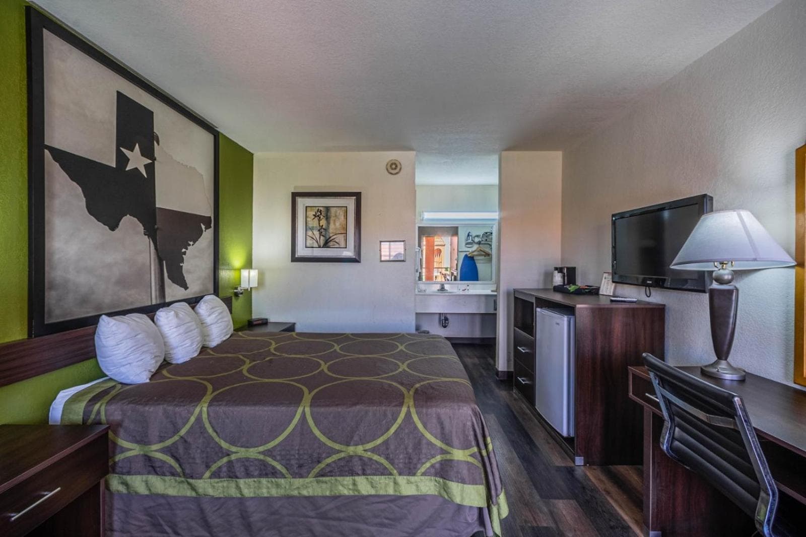 Super 8 by Wyndham El Paso Airport gallery photo in El Paso, TX — image 23