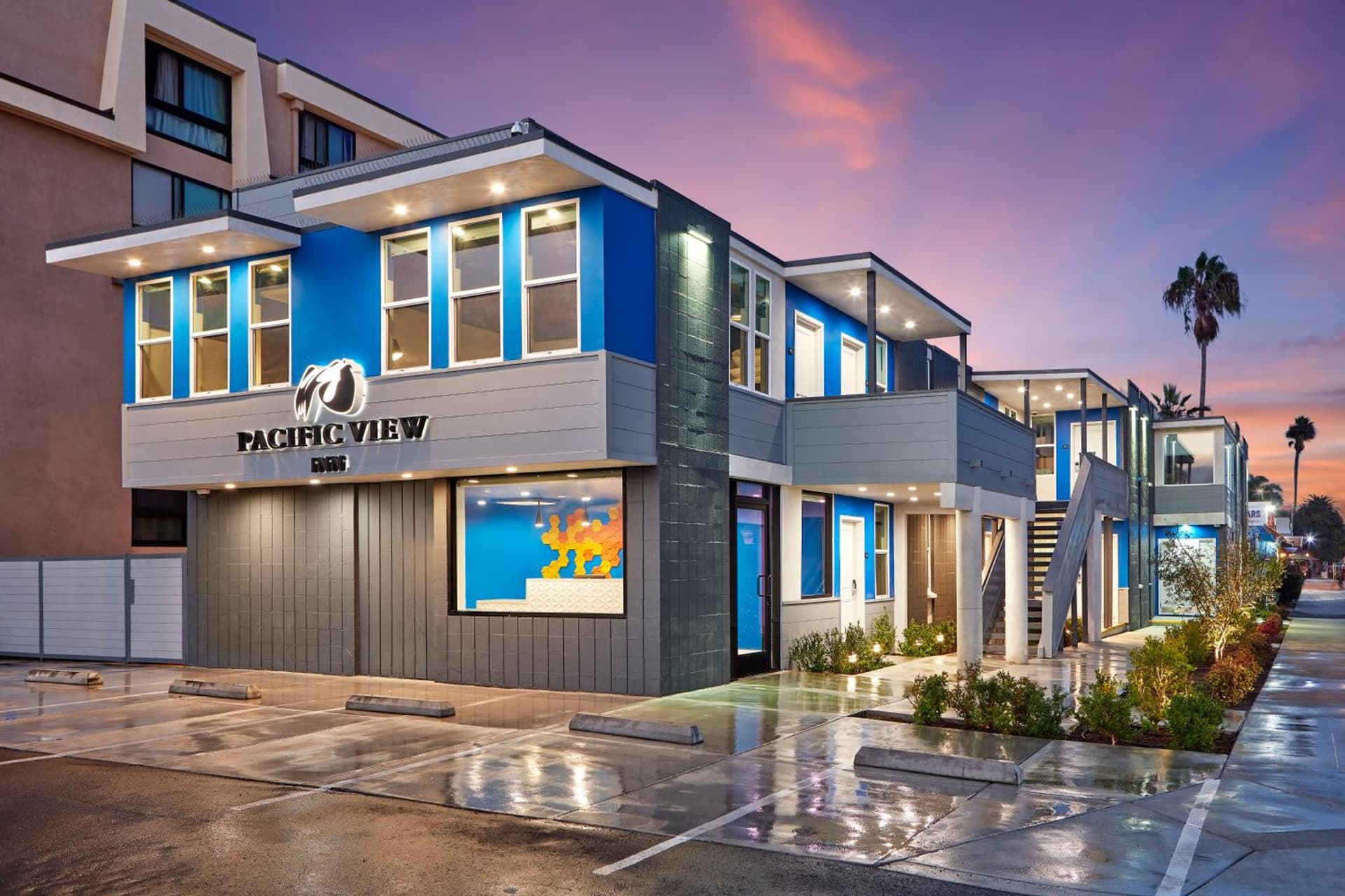Pacific View Inn property views in San Diego, CA — gallery photo 3