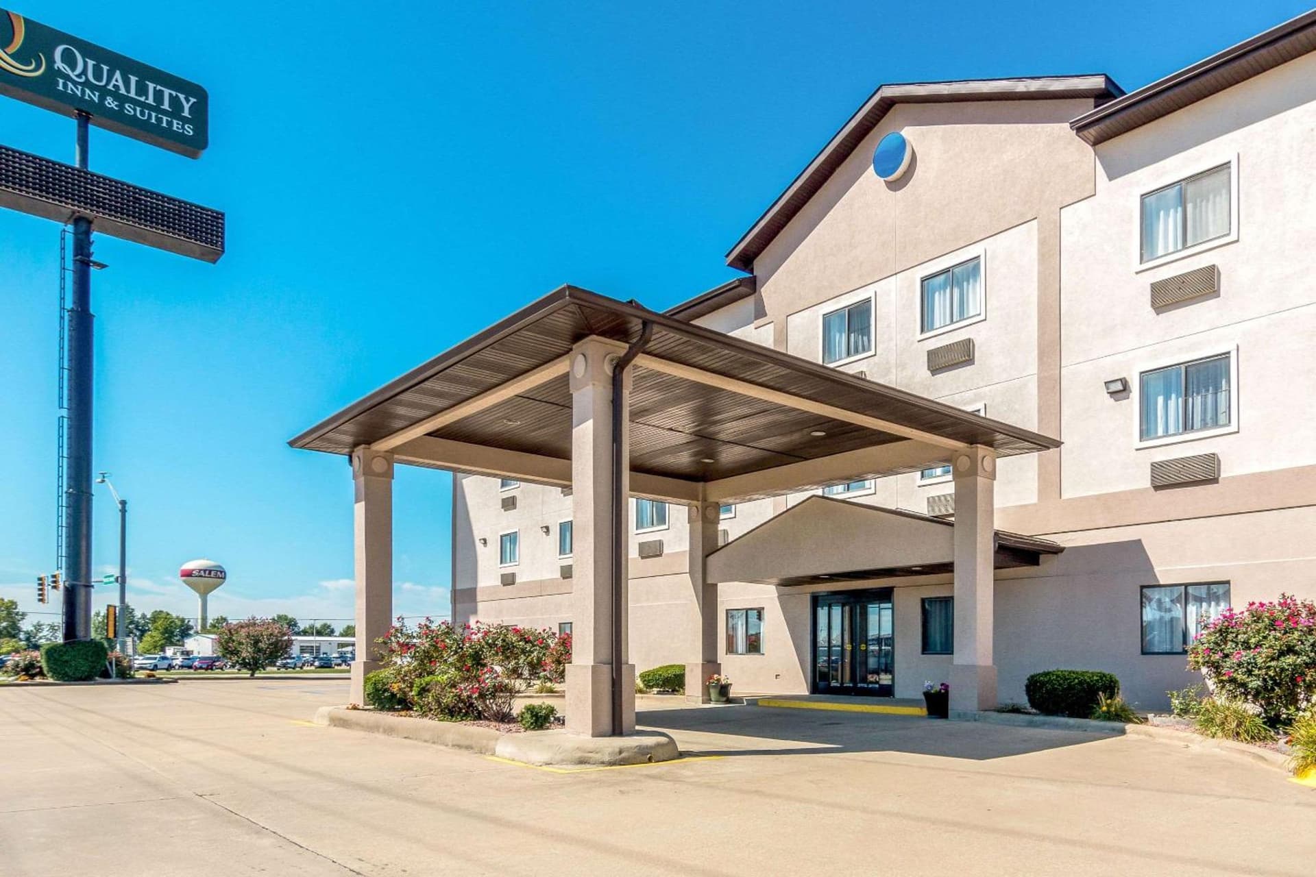 Quality Inn & Suites Salem near I-57 property views in Salem, IL — gallery photo 3