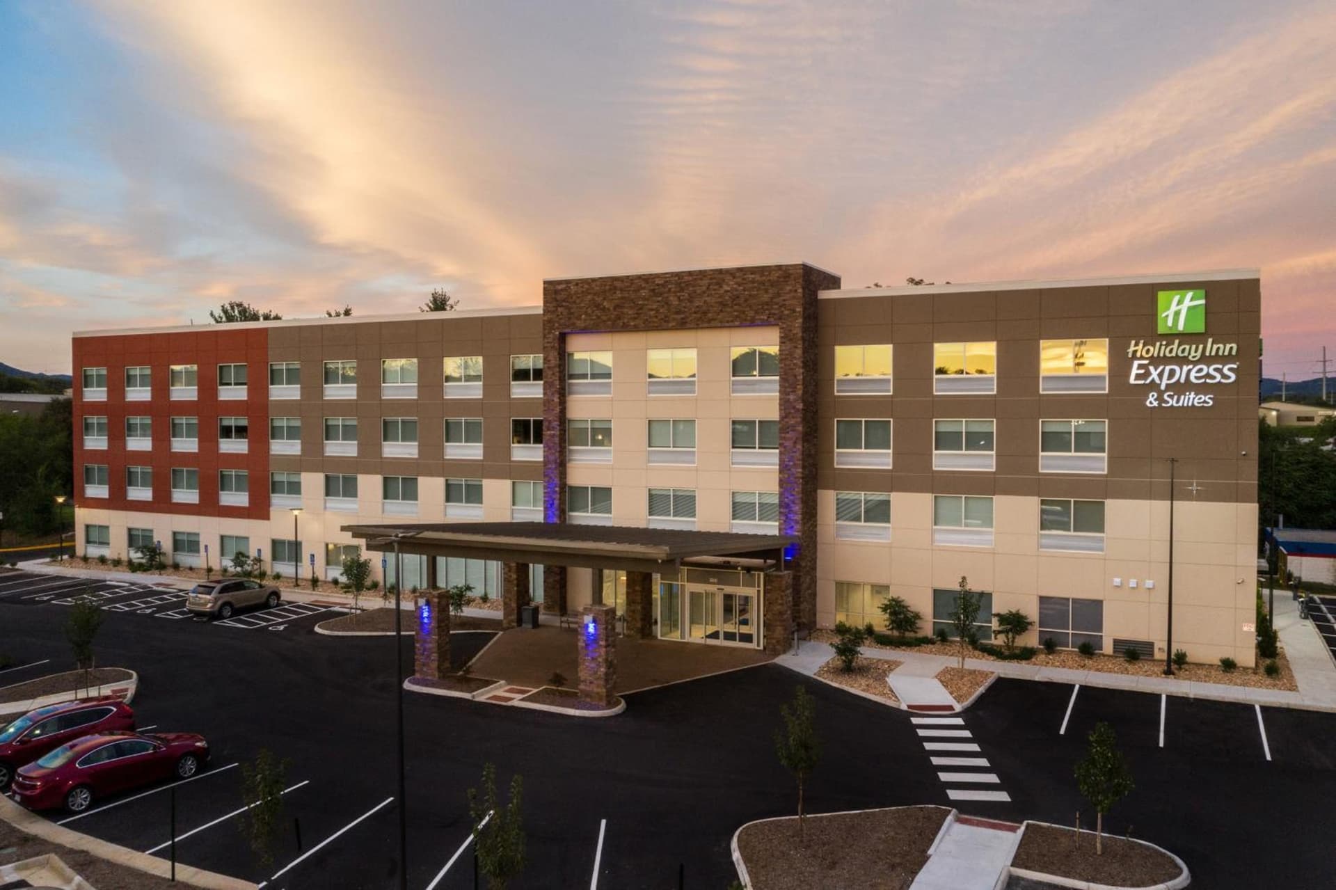 Holiday Inn Express & Suites - Roanoke – Civic Center gallery photo in Roanoke, VA — image 66