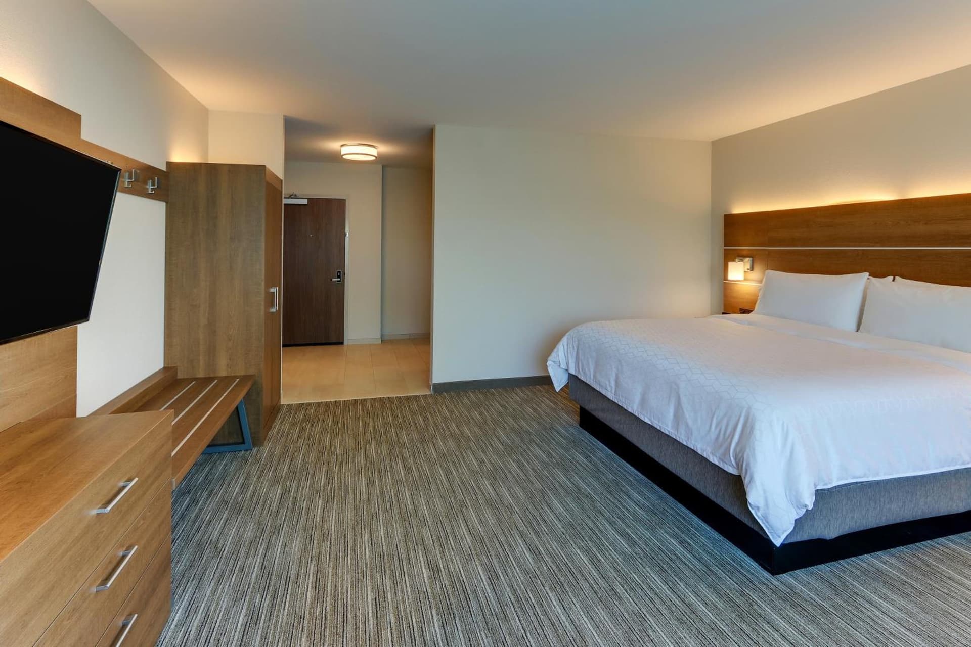 Holiday Inn Express & Suites - Roanoke – Civic Center gallery photo in Roanoke, VA — image 15