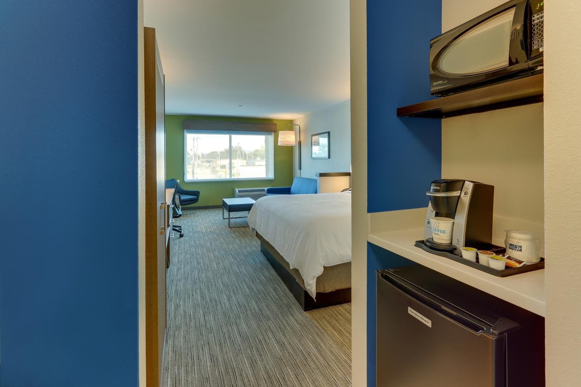 Holiday Inn Express & Suites - Roanoke – Civic Center gallery photo in Roanoke, VA — image 4