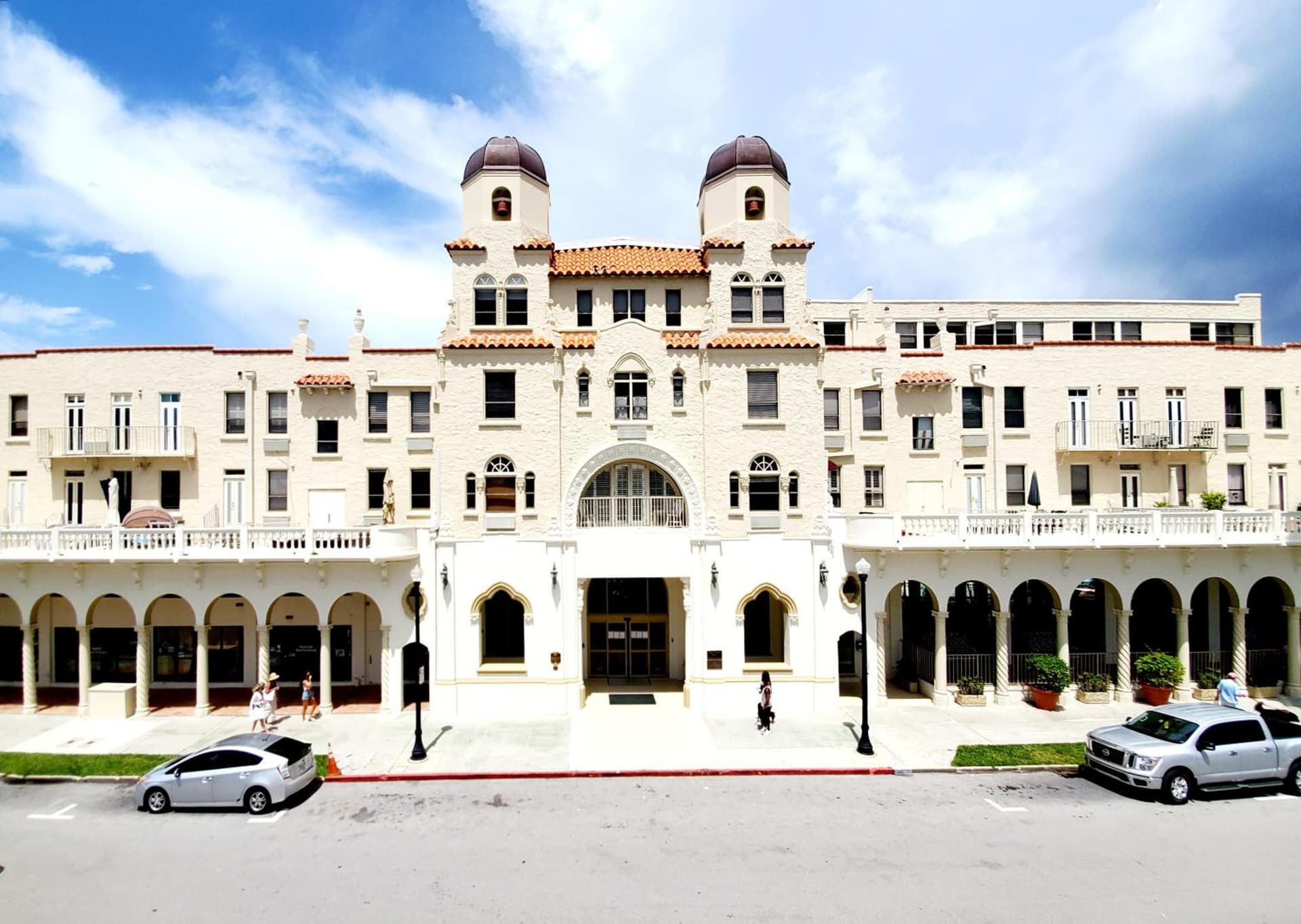 Cozy Studio in the Heart of the Palm Beach Island featured exterior or lobby in Palm Beach, FL — similar hotel