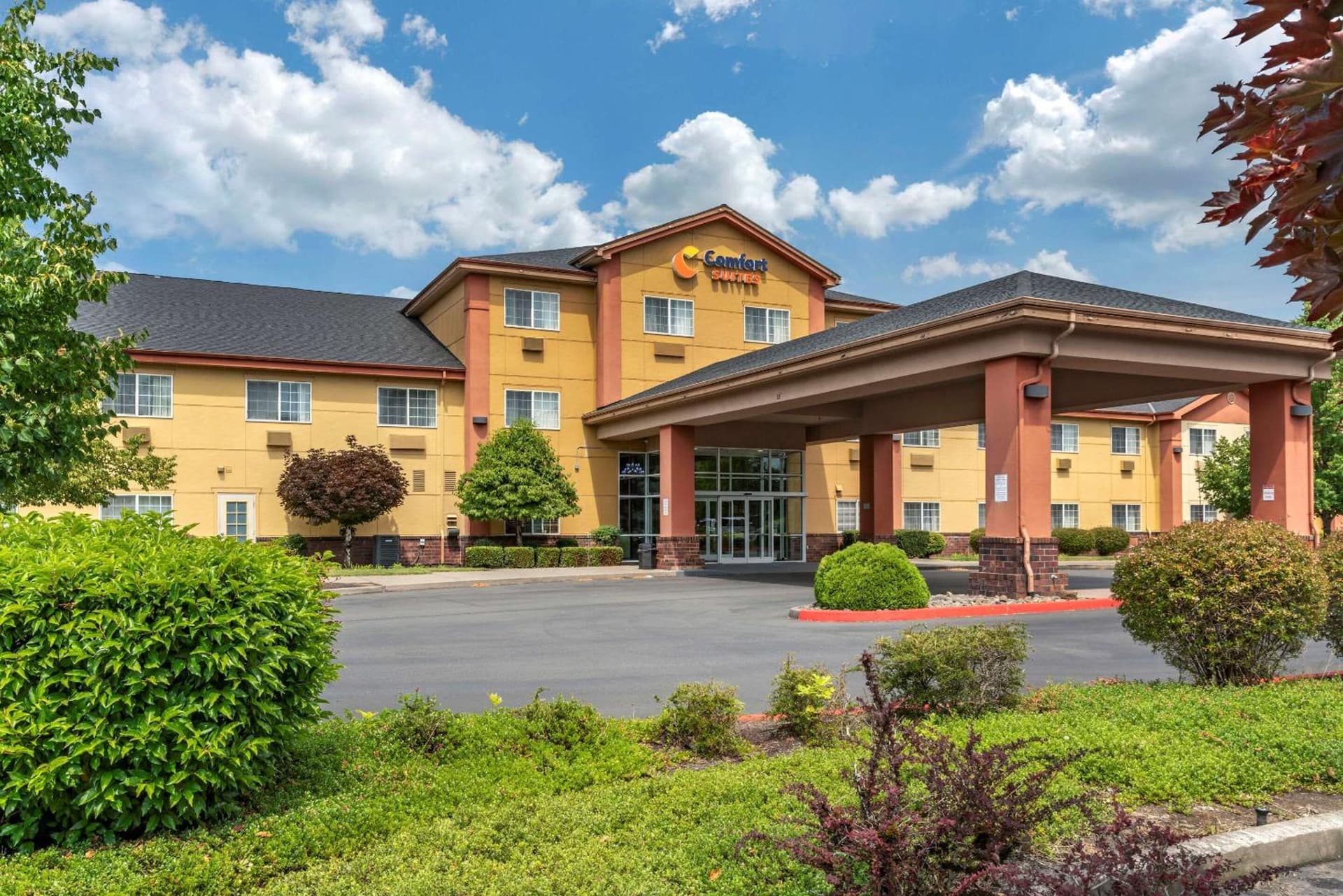 Comfort Suites Salem featured exterior or lobby in Salem, OR — similar hotel