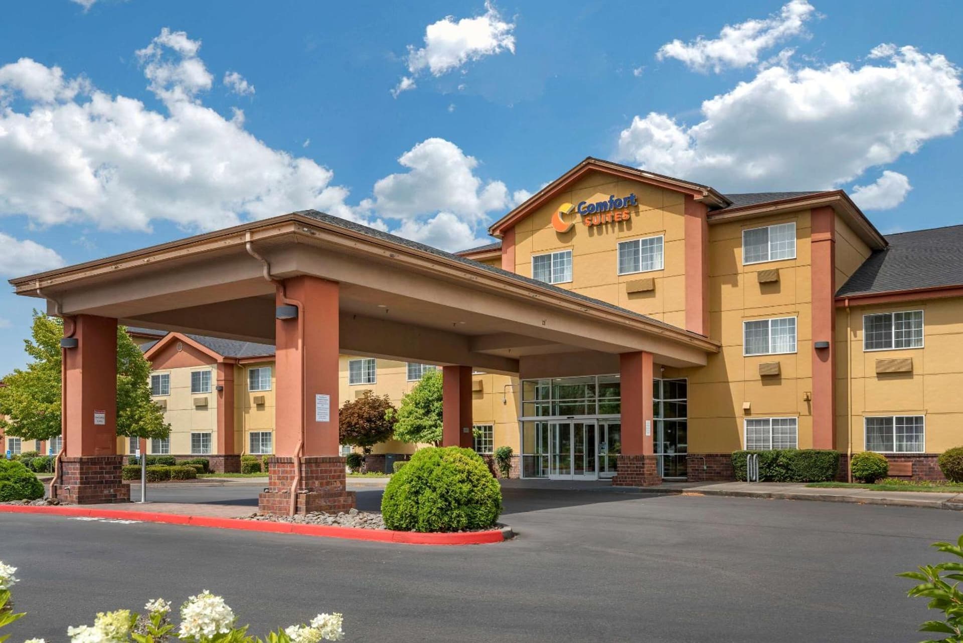 Comfort Suites Salem interior in Salem, OR — gallery photo 2
