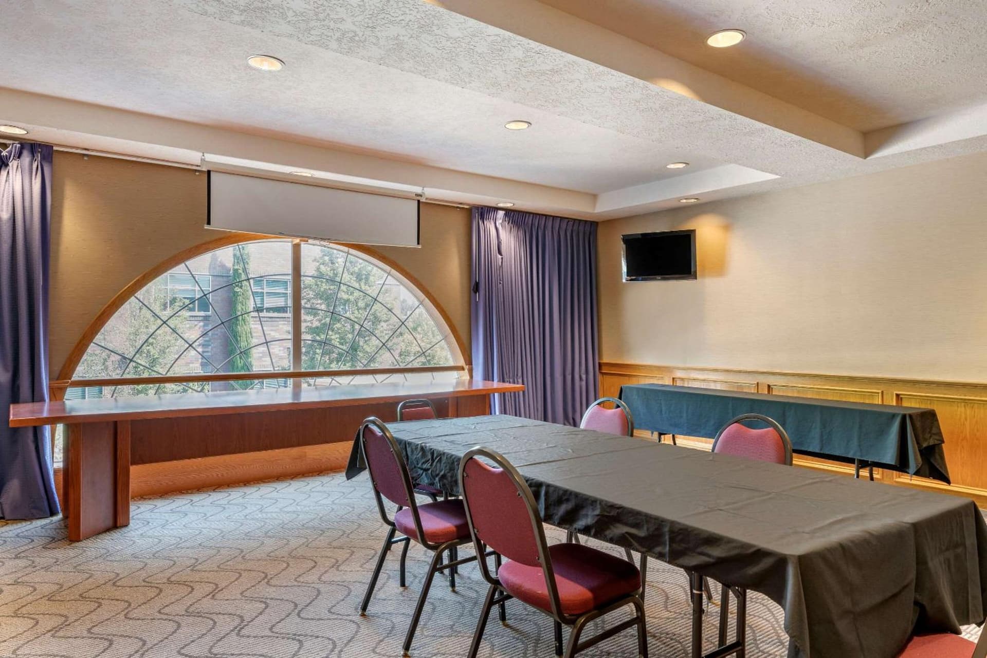 Comfort Suites Salem gallery photo in Salem, OR — image 8