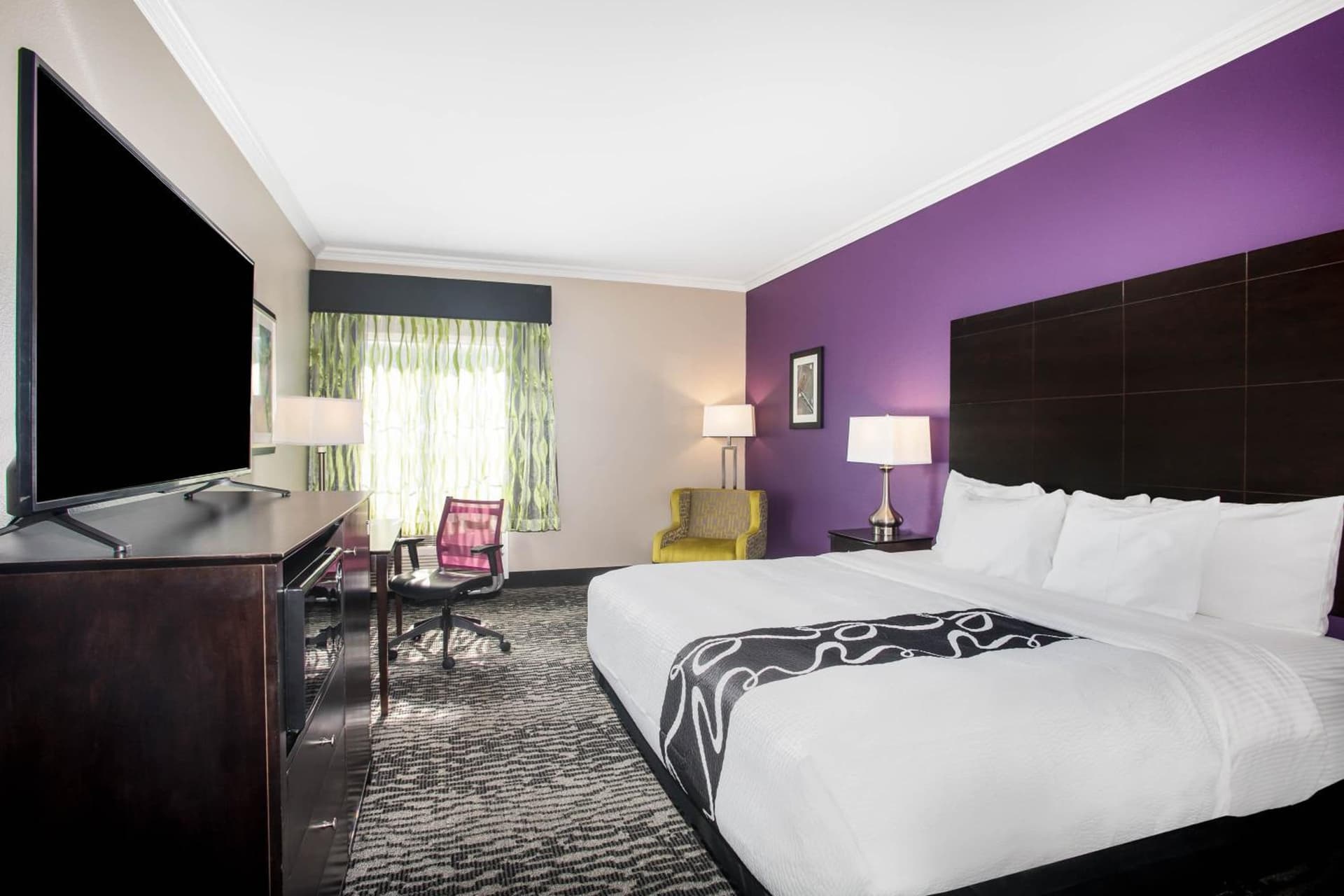 La Quinta by Wyndham Houston - Magnolia gallery photo in The Woodlands, TX — image 23