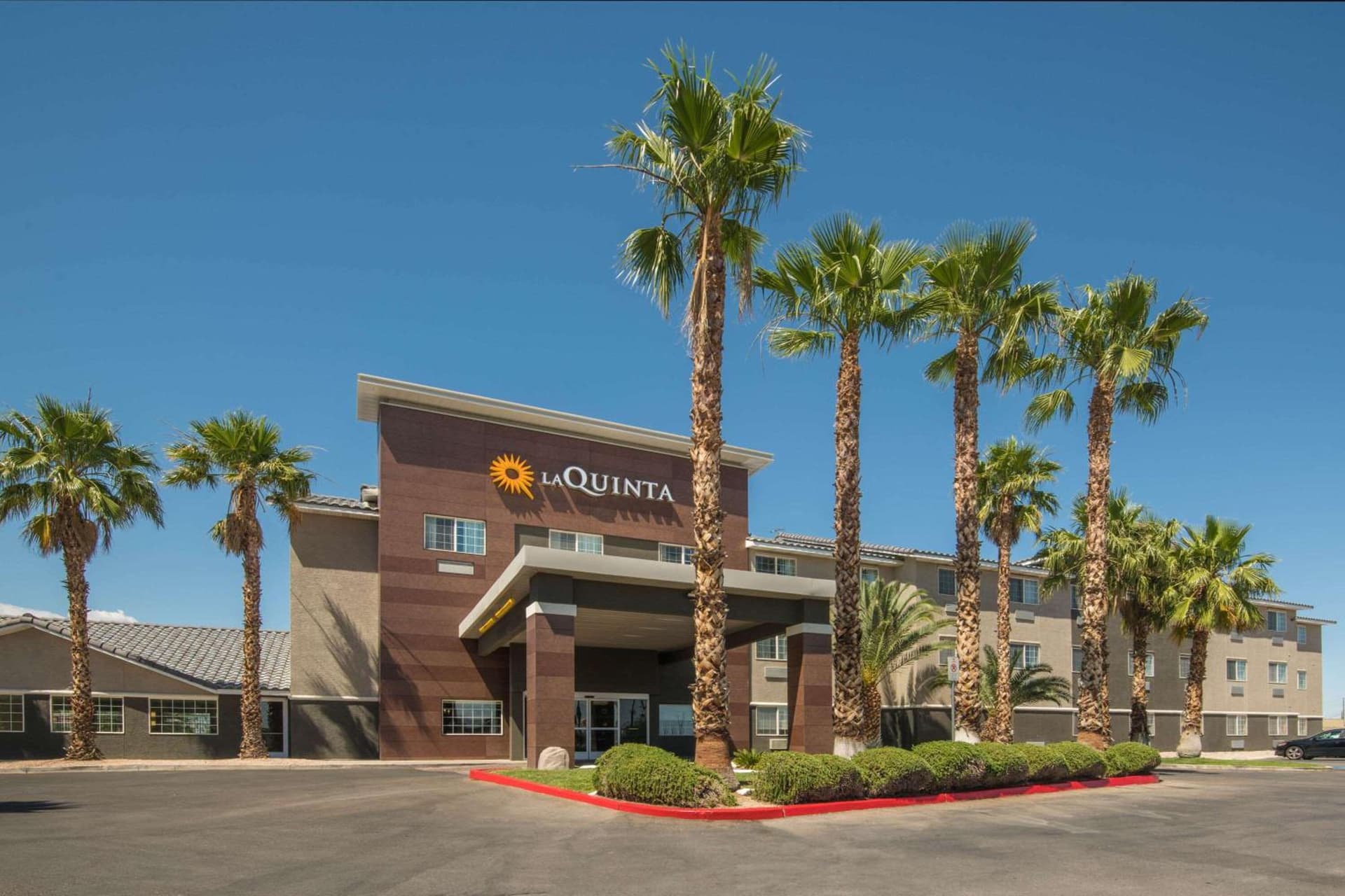 La Quinta Inn & Suites by Wyndham Las Vegas Nellis interior in Las Vegas, NV — gallery photo 2