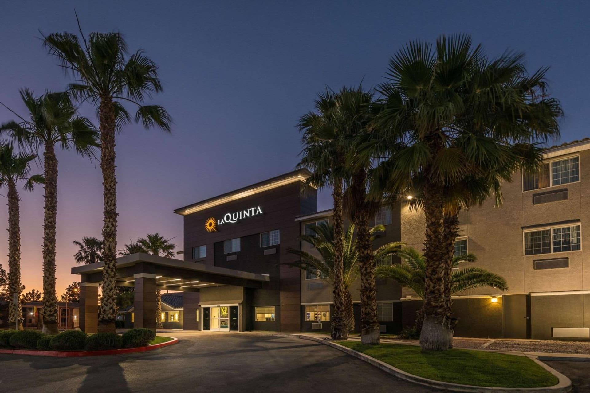 La Quinta Inn & Suites by Wyndham Las Vegas Nellis property views in Las Vegas, NV — gallery photo 3